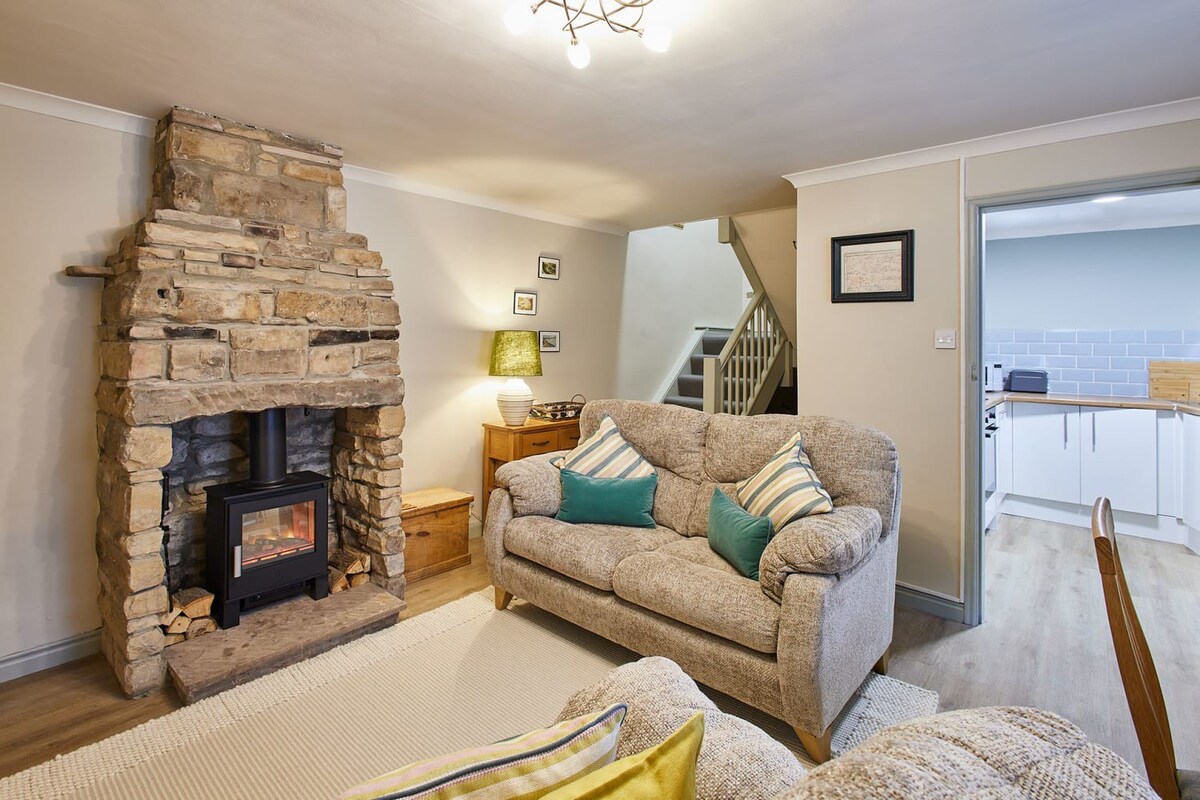 Cobblers Cottage, Barnard Castle - Host & Stay