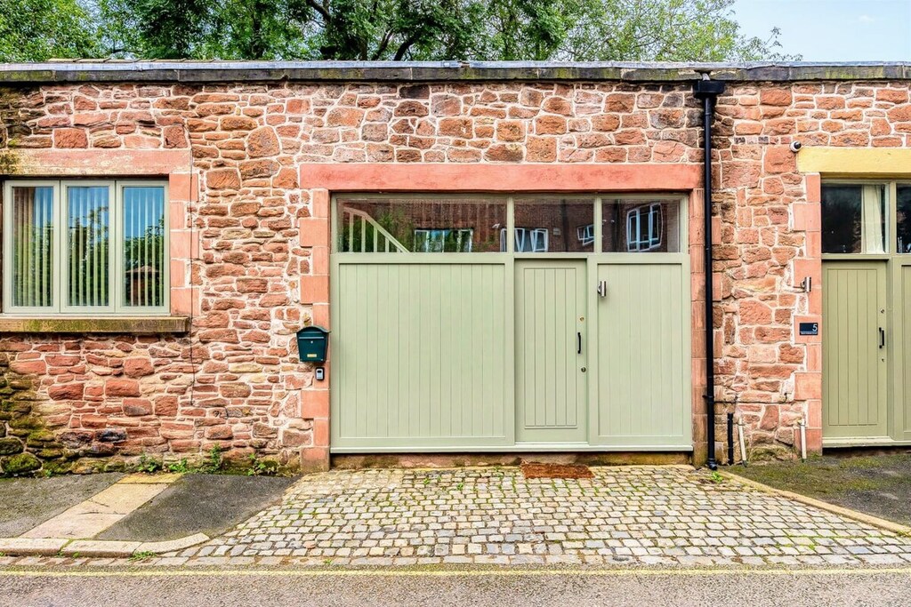 The Georgian Coach House 2, Liverpool - Host & Stay