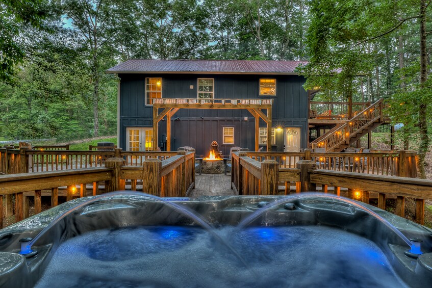 Property Image 1 - Treetop Hideaway - Pet Friendly | 2 Separate Living Spaces | Hot Tub & Fire Pit