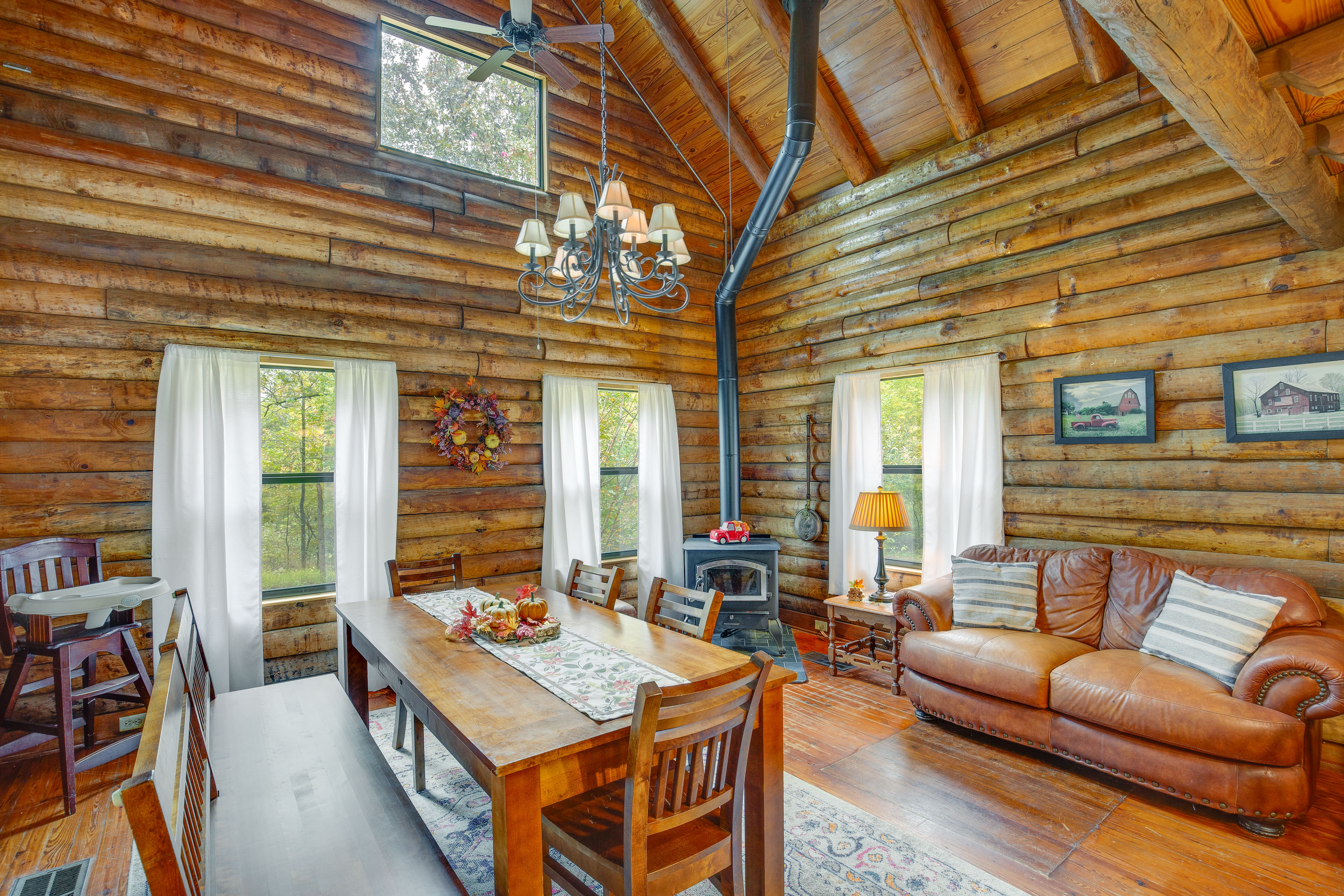 Log Cabin Retreat w/ Porch & Grill < 1 Mi to Lake!