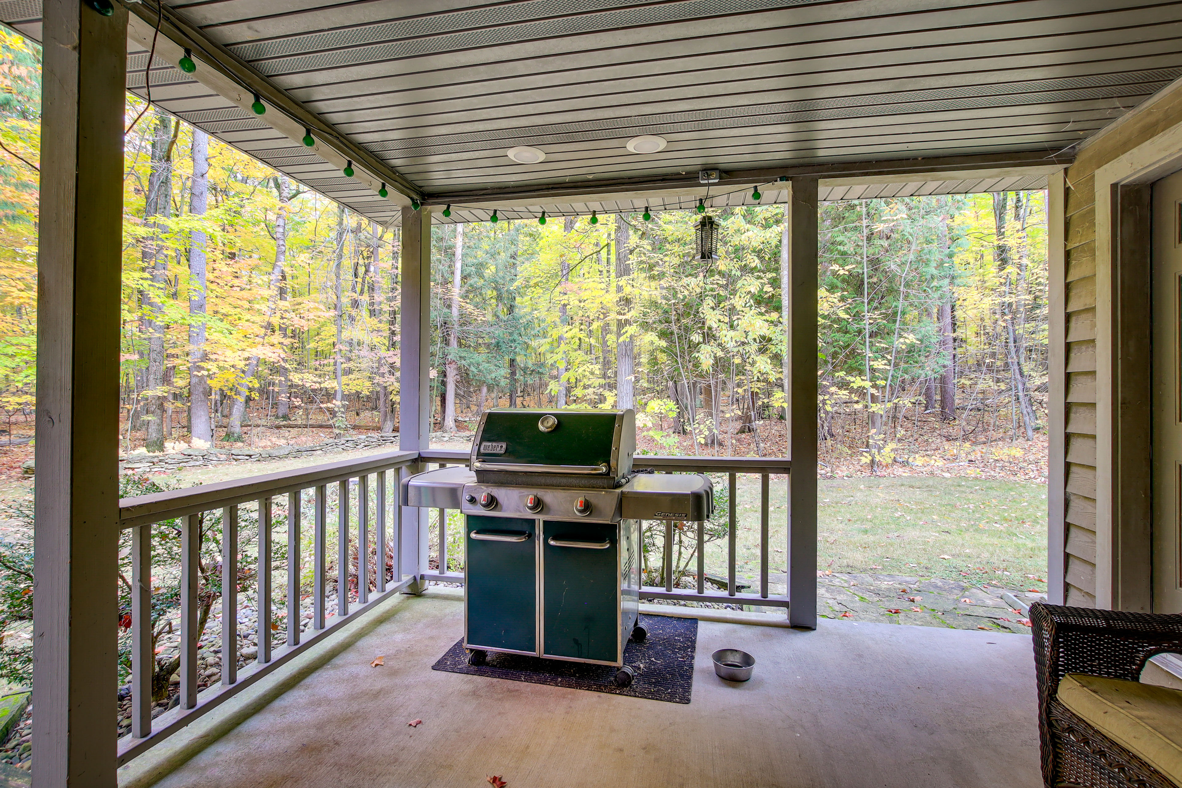 Family-Friendly Home in Sturgeon Bay w/ Backyard