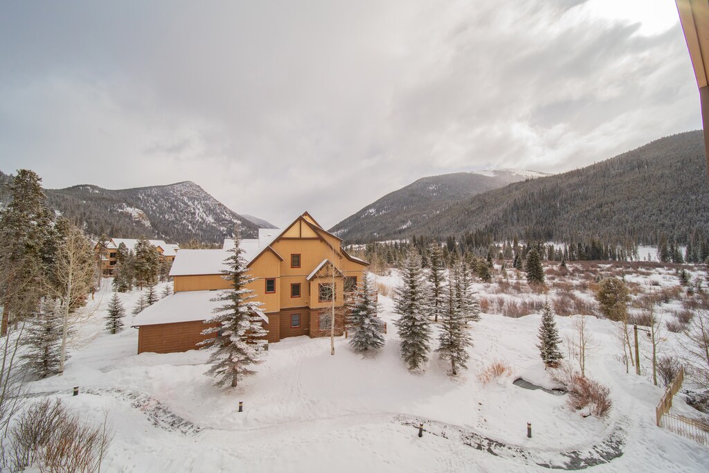 Unobstructed mountain and neighborhood views in the winter #winter