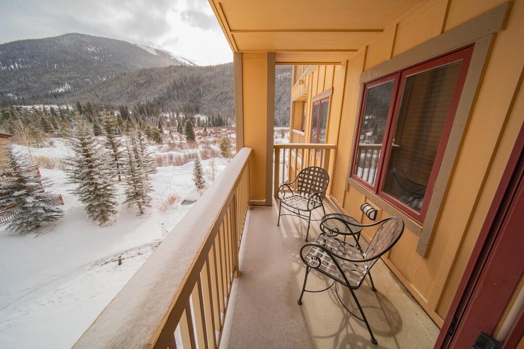 Private balcony with stunning views! #winter