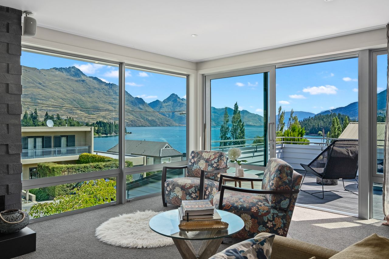 Property Image 2 - Tranquil Queenstown Escape