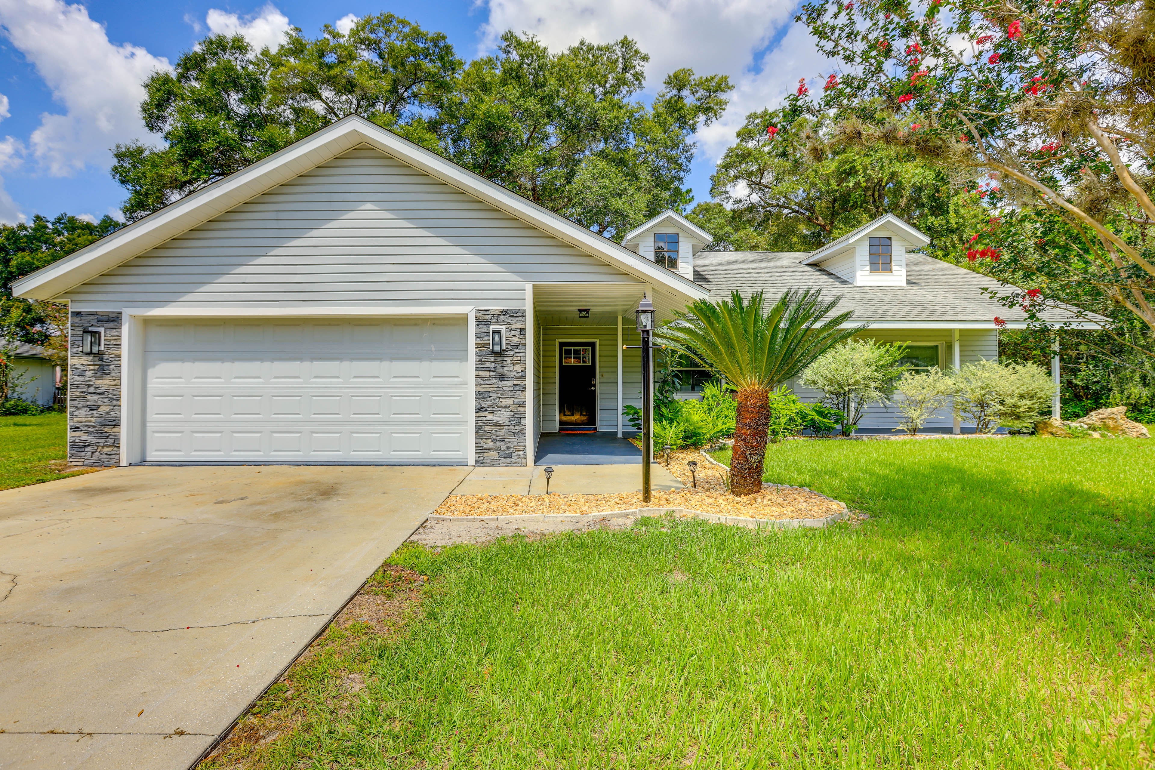 Property Image 2 - Modern Ocala Oasis w/ Fire Pit + Gas Grill!