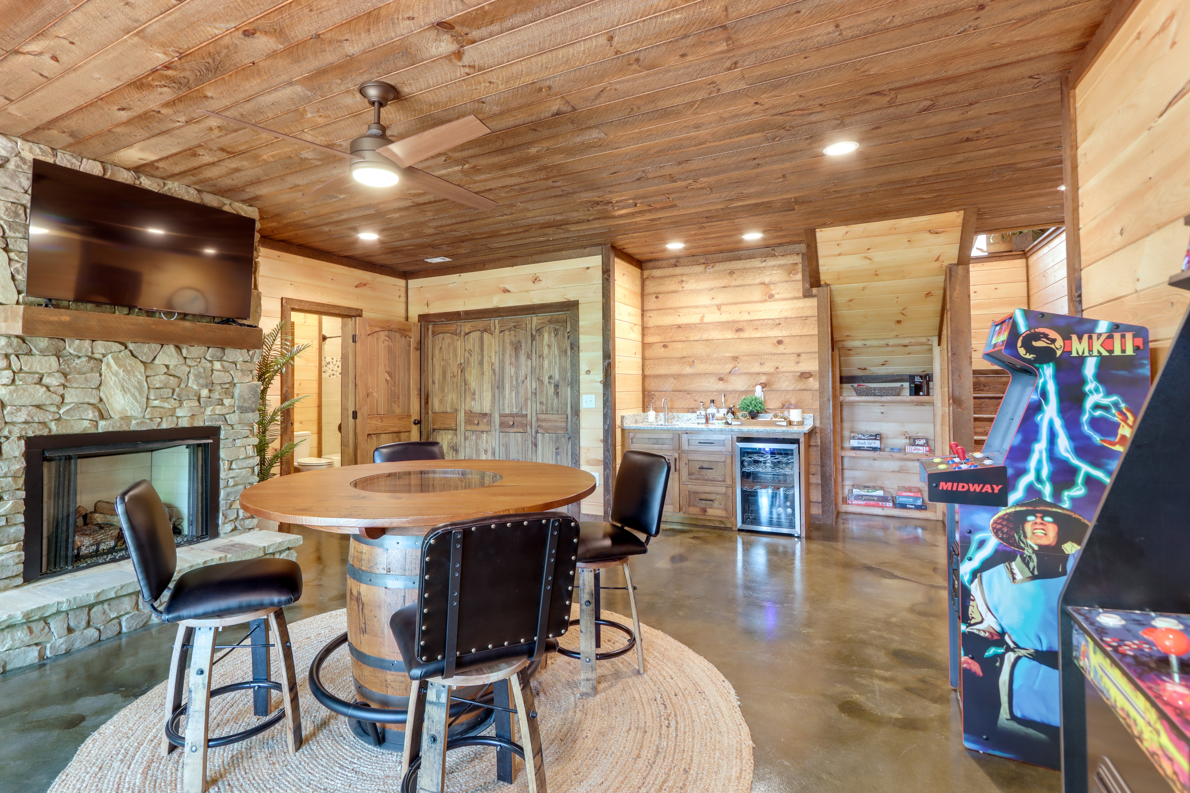 Morganton Cabin w/ Mountain View + Game Room!