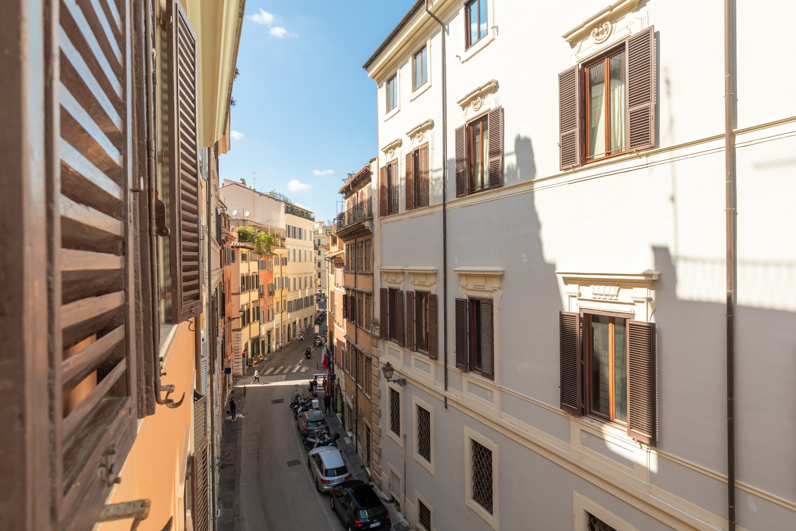 Lovely and Spacious Apartment in the Gourmet District of Via Giulia
