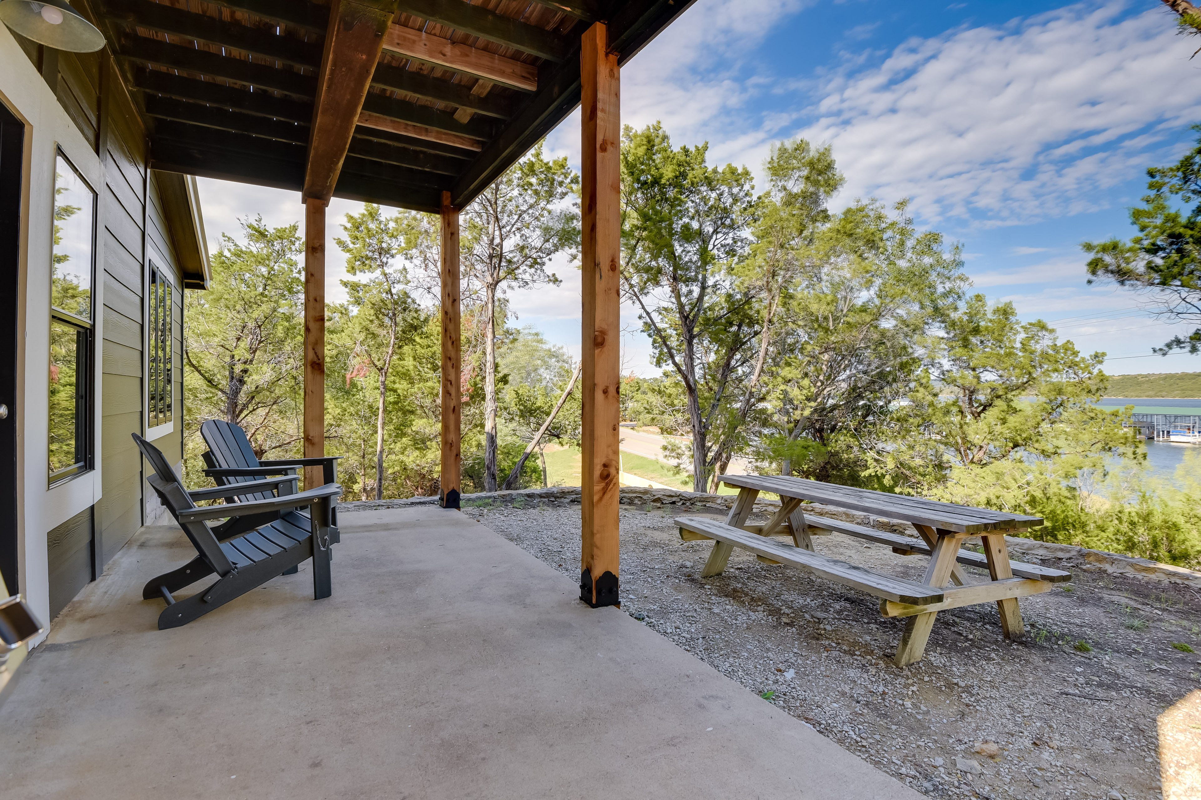 Modern Graford Cabin: Walk to Possum Kingdom Lake!