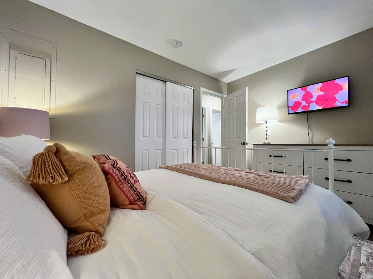 Ranch Home w/ Fenced yard, laundry, garage