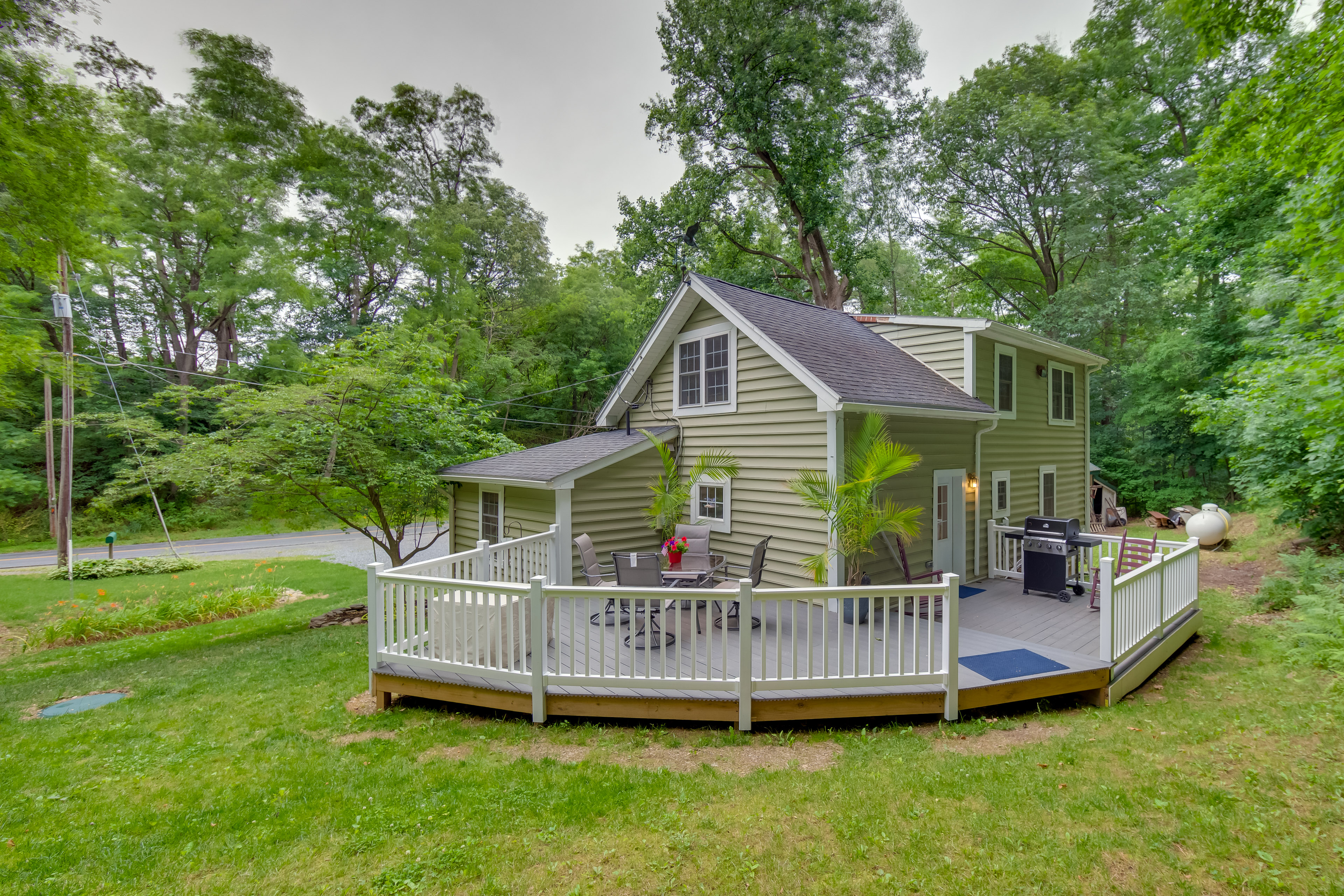 Property Image 1 - Charming Manheim Cottage w/ On-Site Animal Viewing