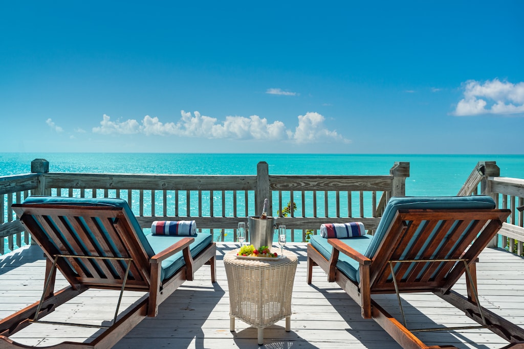 Where you can lounge and look directly over the ocean