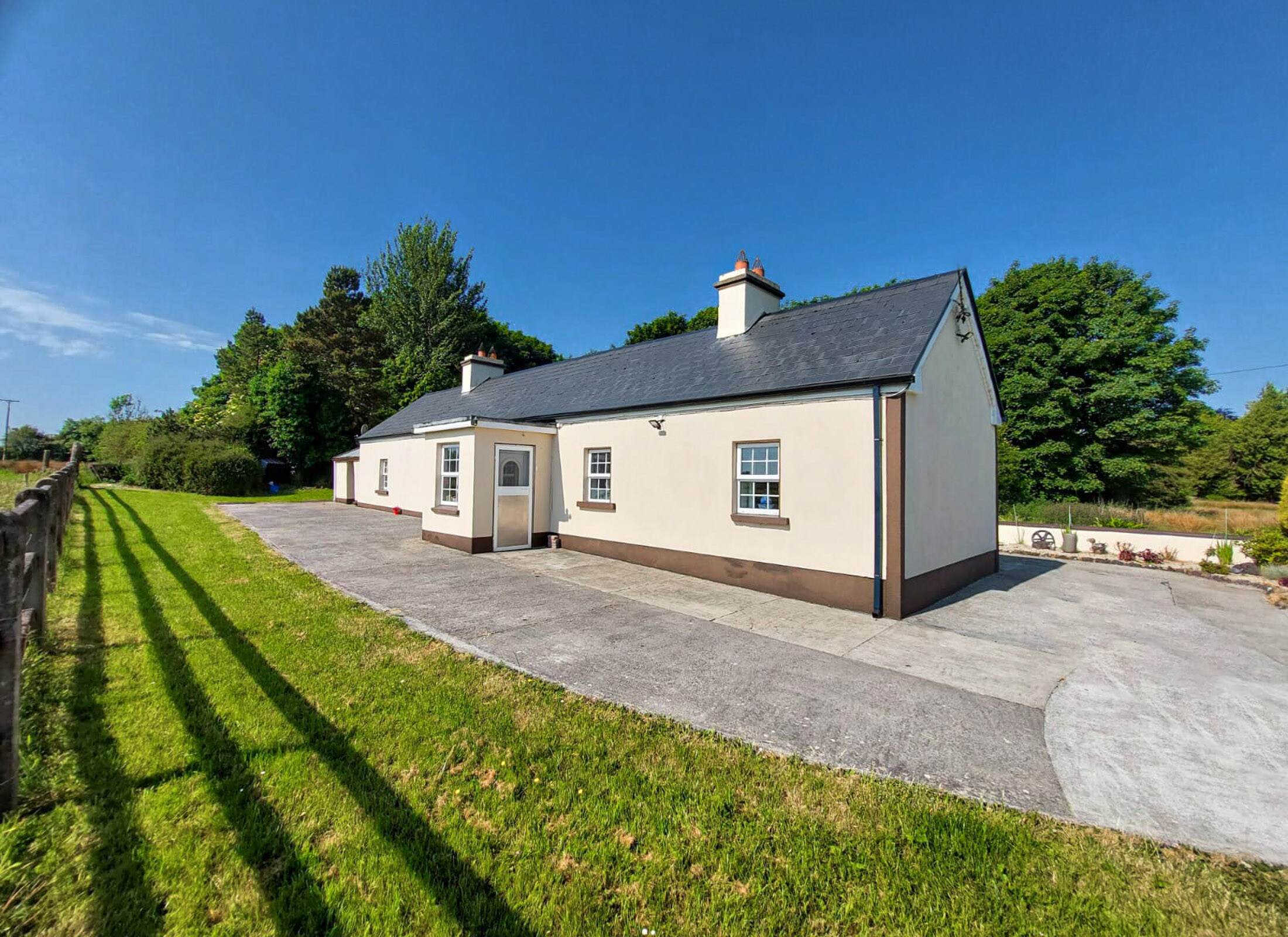Farm View Cottage Castlerea, Castlerea, Co. Roscommon | Rural & quiet Self-Catering Holiday Accommodation Available in Castlerea, County Roscommon