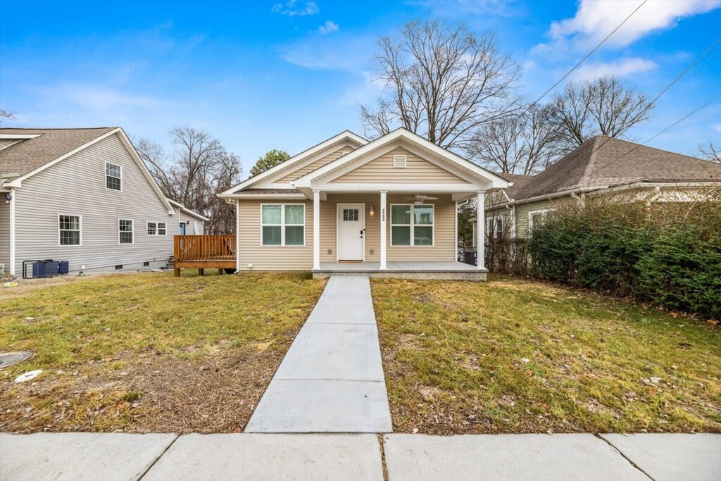 Gear up for endless fun on our spacious front lawn, the perfect venue for your favorite lawn games and outdoor activities!