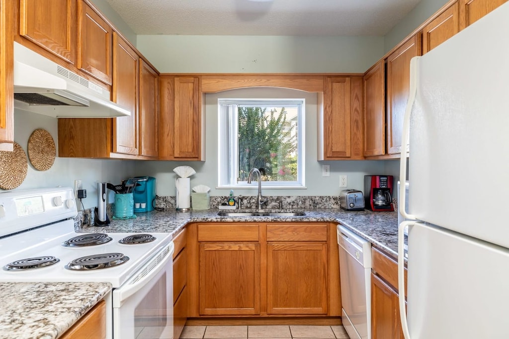 Our kitchen is fully stocked with all the essentials, guaranteeing a delightful cooking experience with everything you might require!