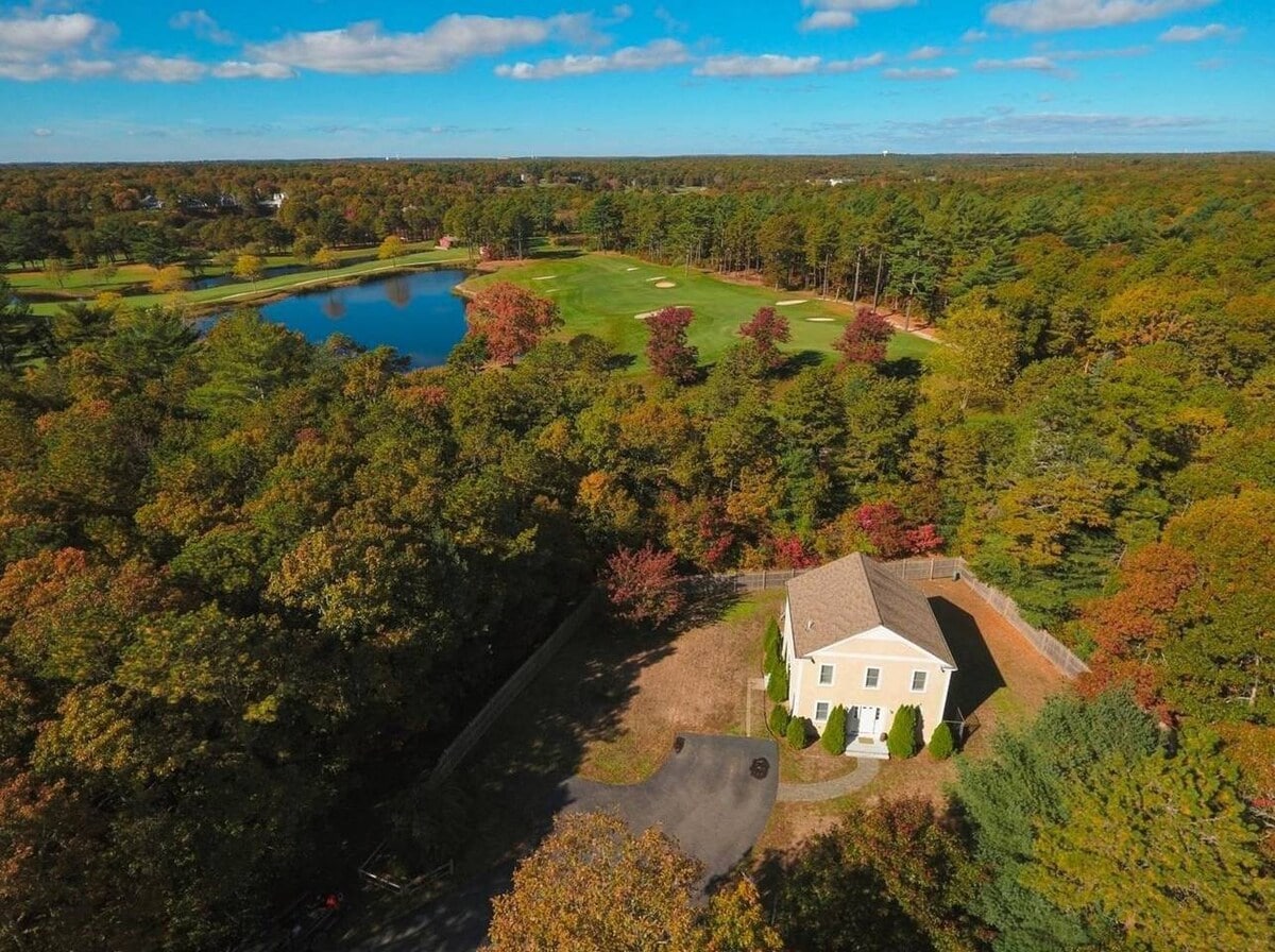 The other side of our lot: Walk through paths to get to Willowbend golf course- the perfect spot to stay if coming for a Willowbend wedding or 4th of July Fireworks!