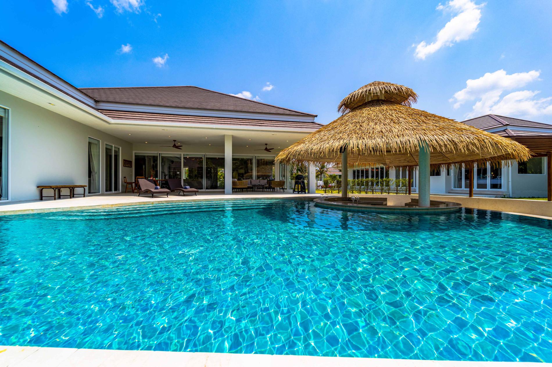 Property Image 1 - Luxury 7 Bedroom Pool Villa (WL67)