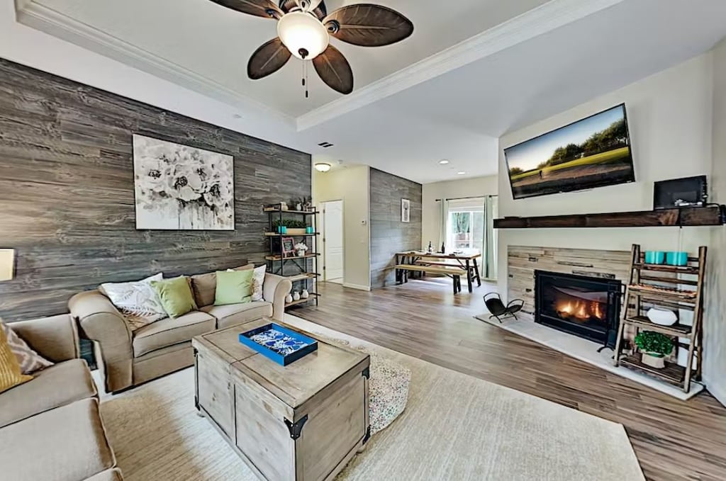 Cozy in front of the gas fireplace and TV in the living room.