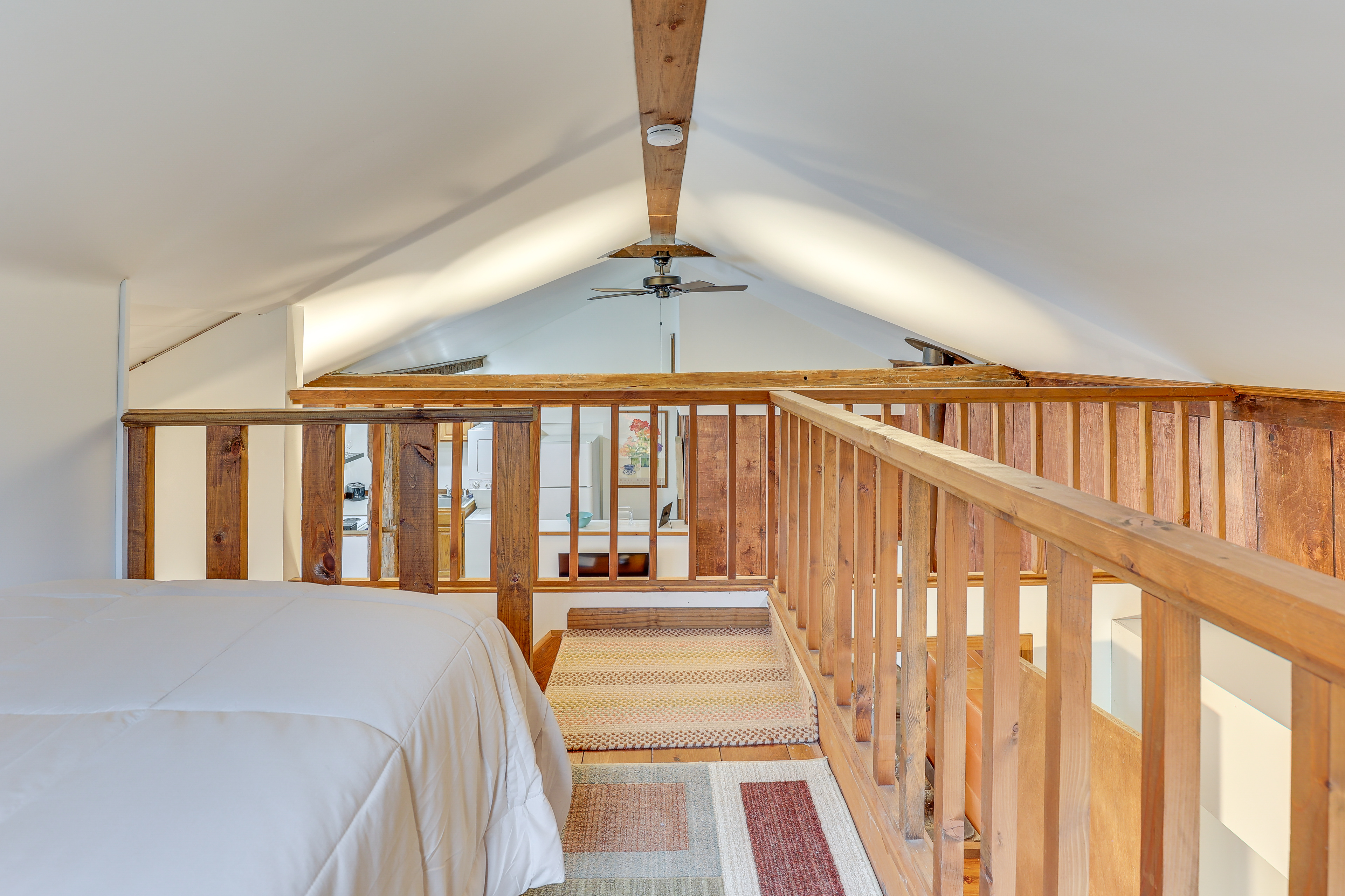 Chagrin Falls Home ~ 2 Mi to Town!