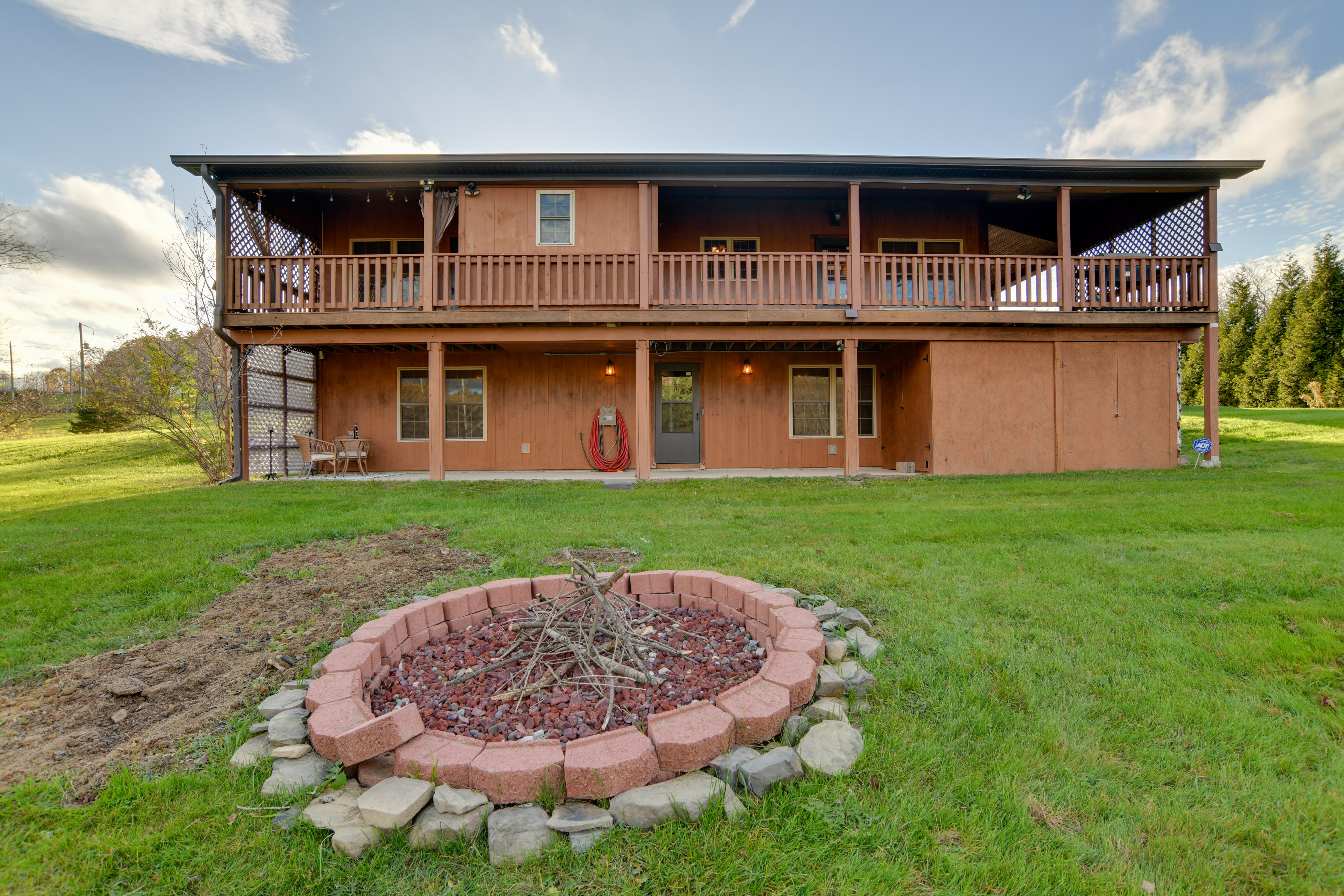 Romantic Afton Escape w/ Fire Pit & Scenic Views