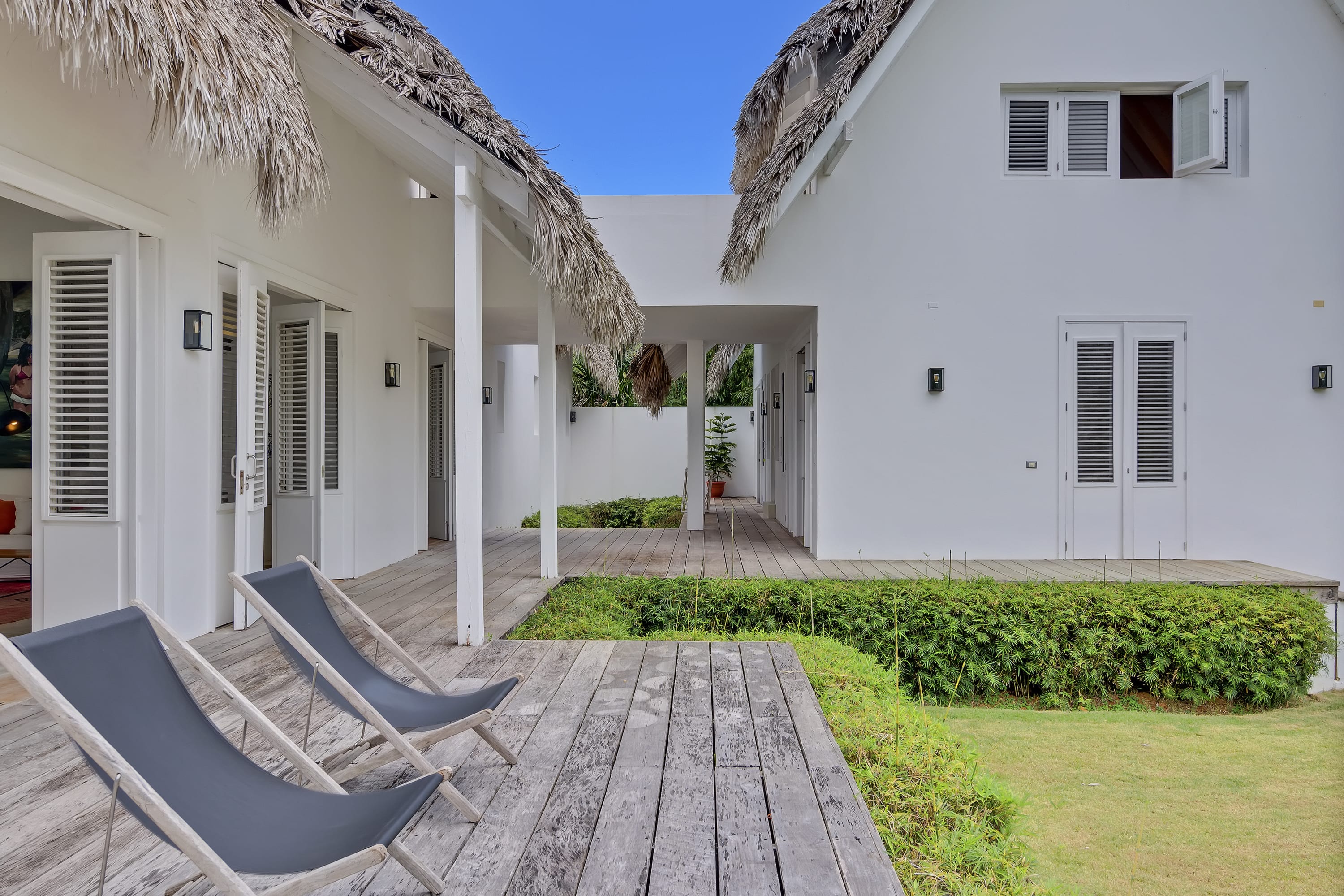 Property Image 1 - Oceanfront Casa Vida ✰ Private Pool, BBQ + Butler