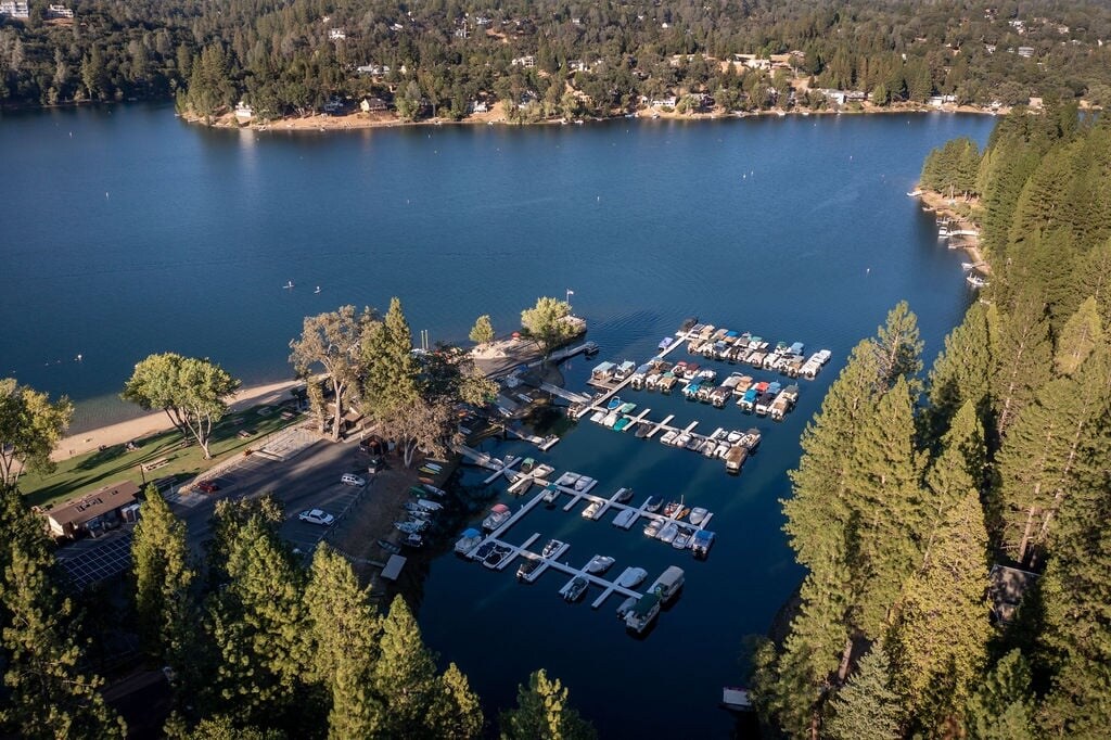 Aerial view of Pine Mountain Lake Marina.