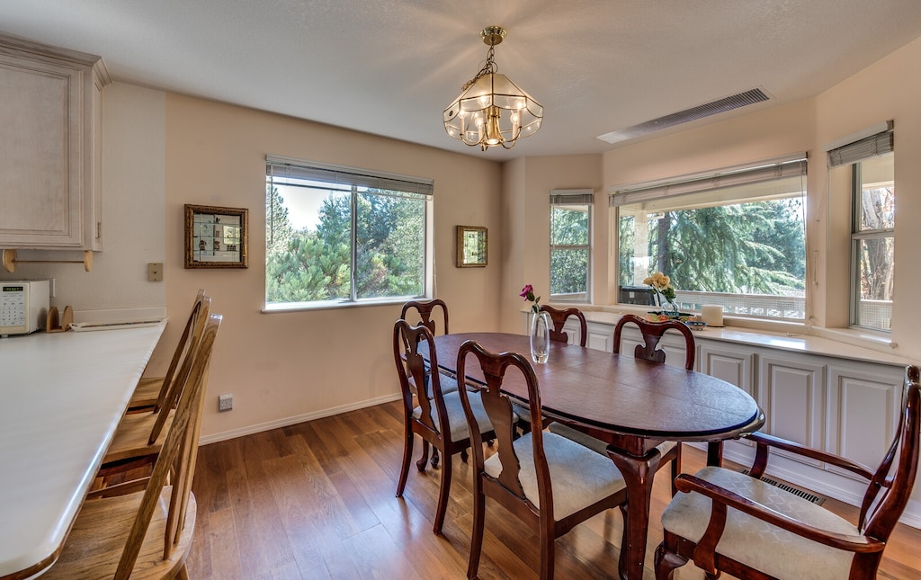 Dining, Unit 4 Lot 45 Vacation Rental (Casa Del Lago)