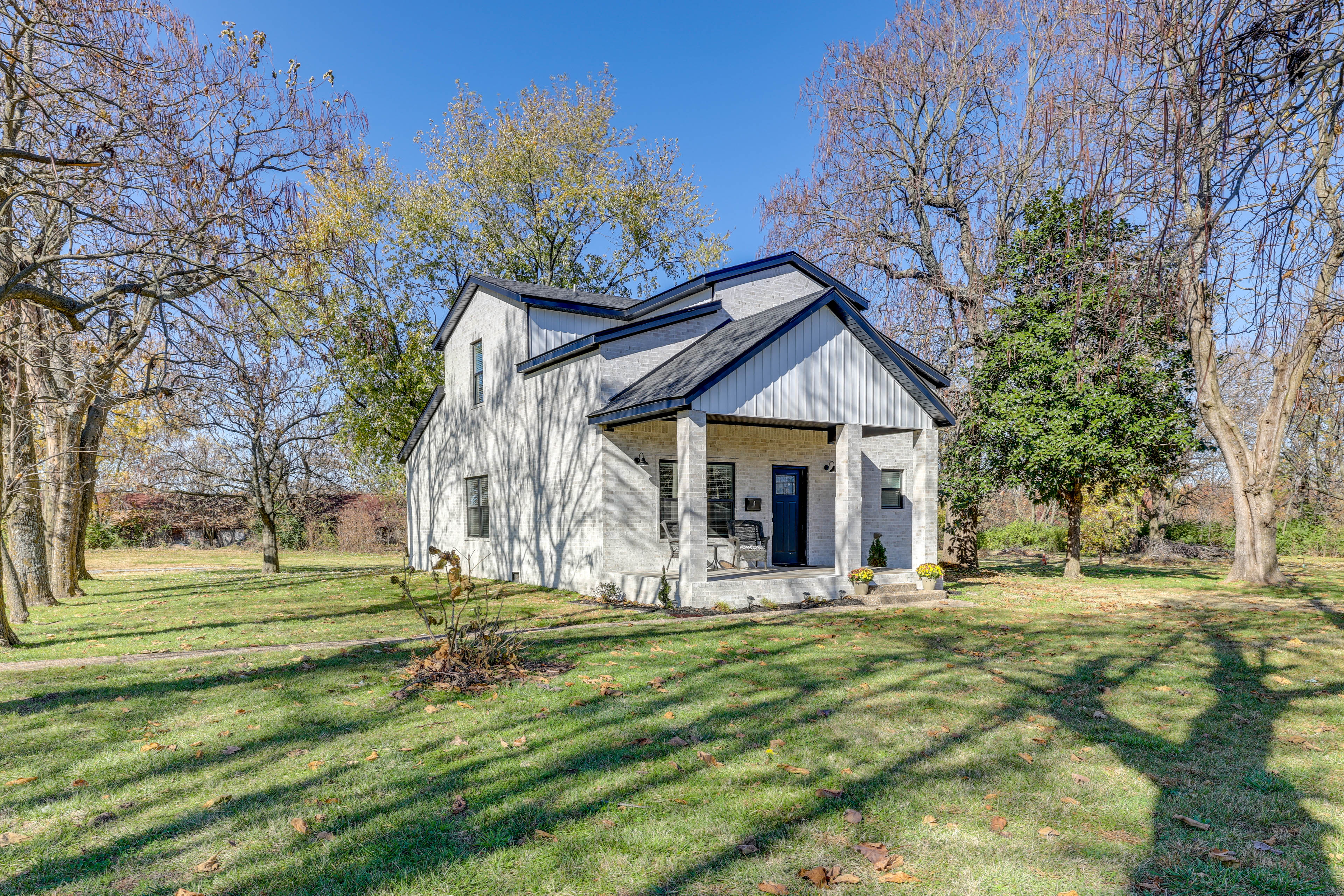 Property Image 2 - Modern Springdale Home: 13 Mi to Fayetteville!