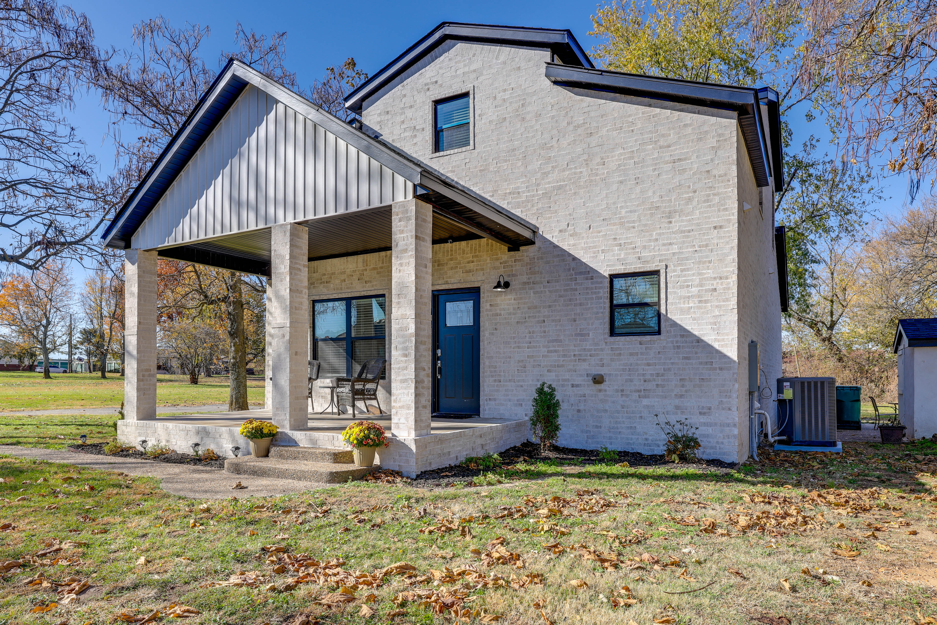 Property Image 1 - Modern Springdale Home: 13 Mi to Fayetteville!