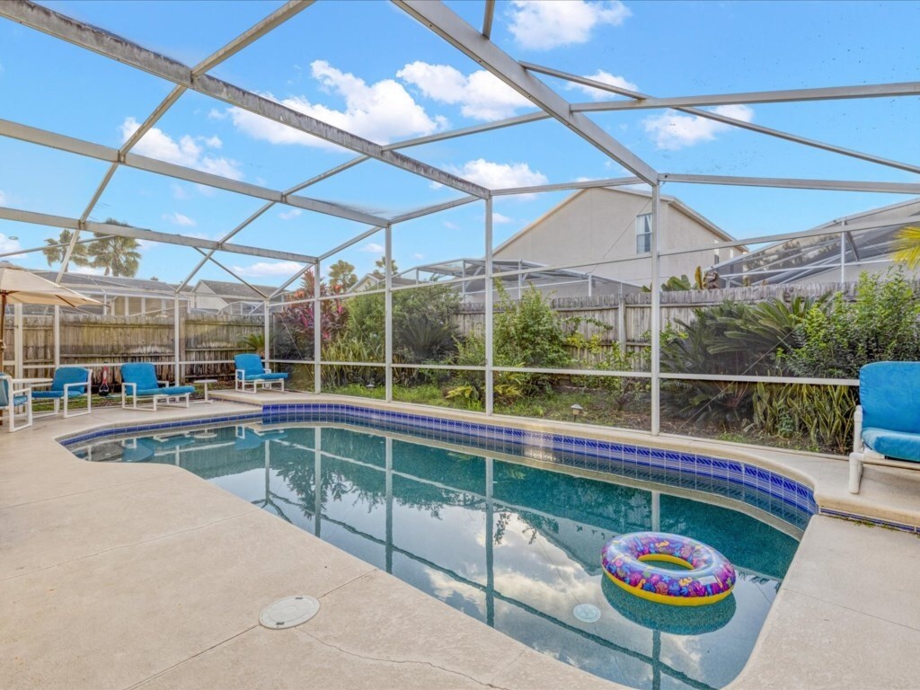 Property Image 2 - Spacious with private pool and game room (520)