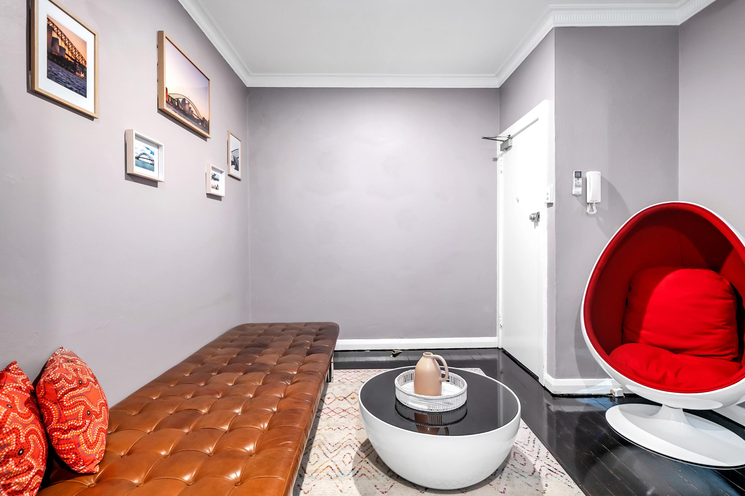Property Image 2 - The Red Room - Apartment Heart of Kings Cross!