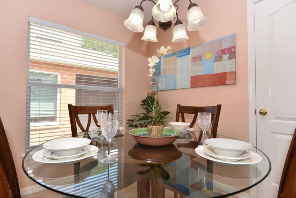 Dining Room 1200.jpg