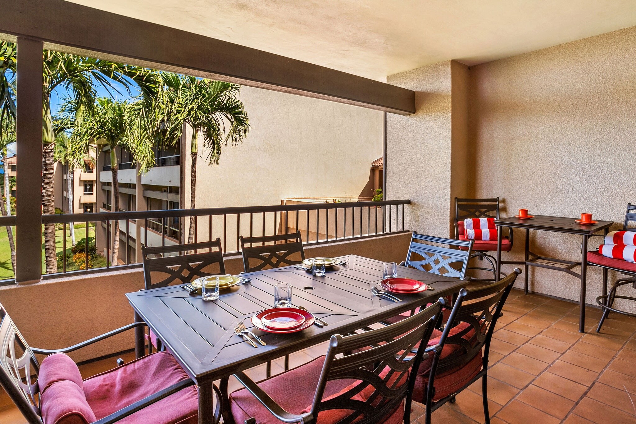 Large private lanai with seating for six!