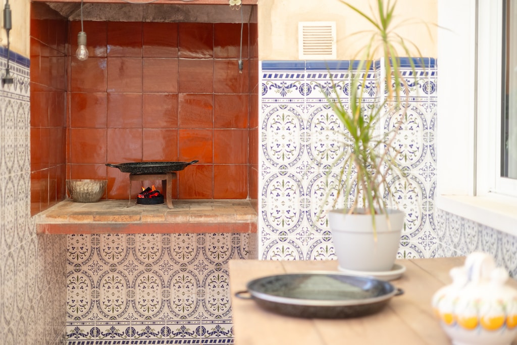 Step into the serenity of this modern oasis. The apartment offers a harmonious blend of comfort and style, making it your ideal retreat.