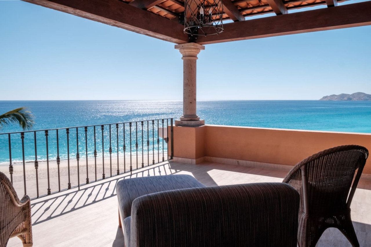 Gorgeous Beachfront Penthouse 2BR in Casa Del Mar - Home Rental in Cabo ...