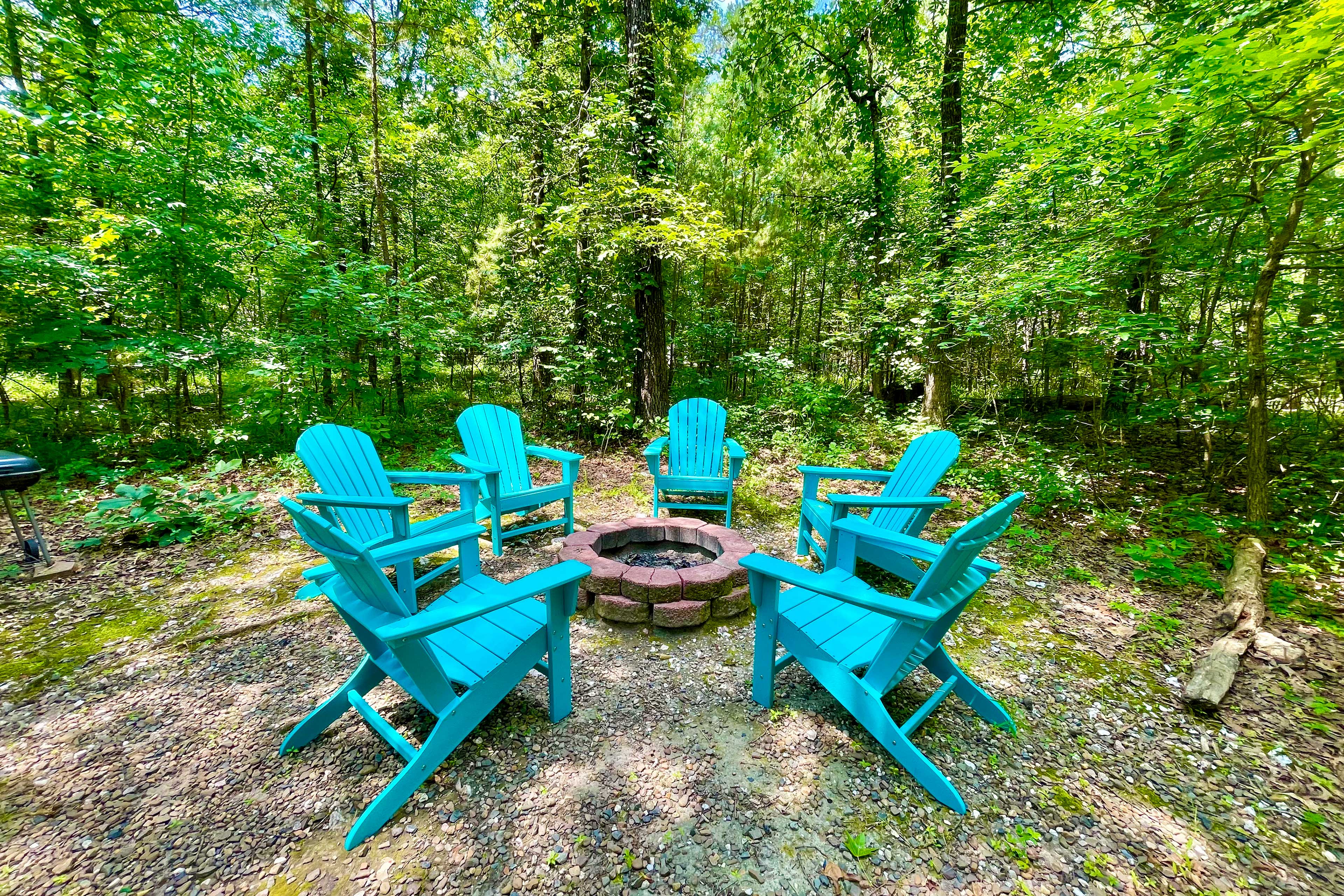 Broken Bow Cabin w/ Hot Tub, Near Hiking + Fishing