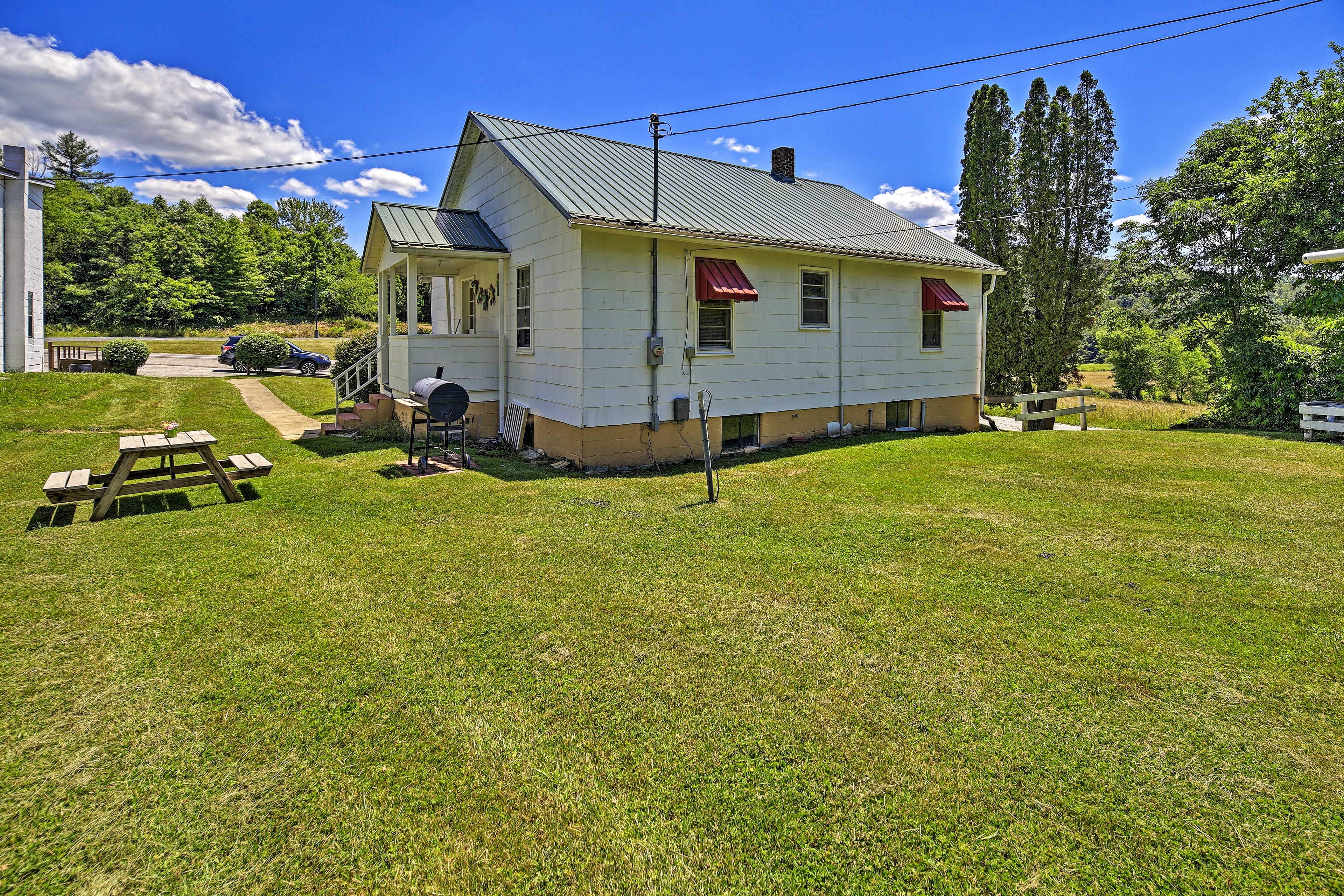 Property Image 1 - Quaint & Scenic Country Cottage, 3 Mi to New River