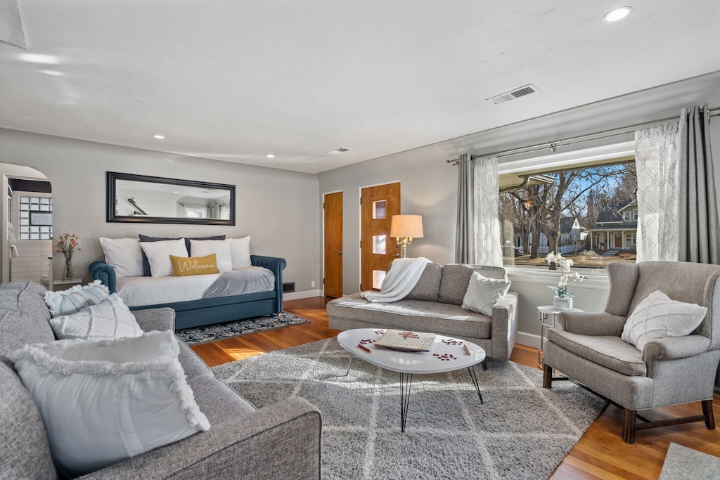 Cozy Living Room | Plenty of comfortable seating!