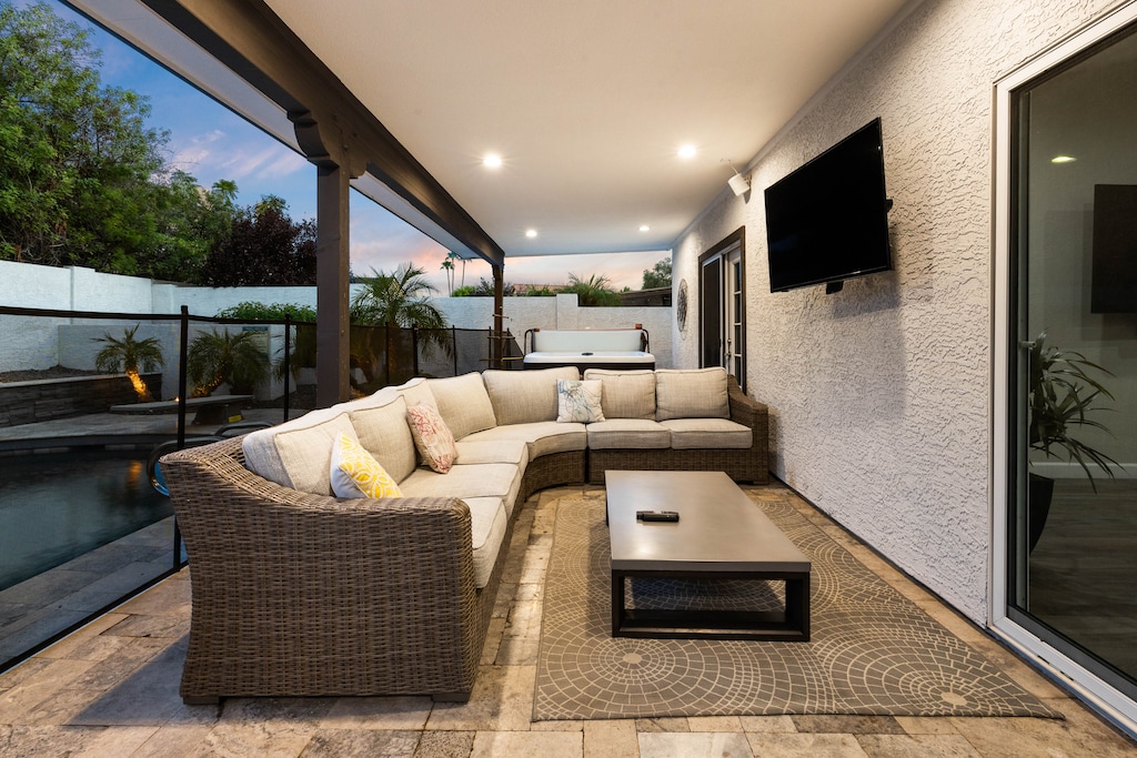 Outdoor Entertainment Area w/ Ample Seating