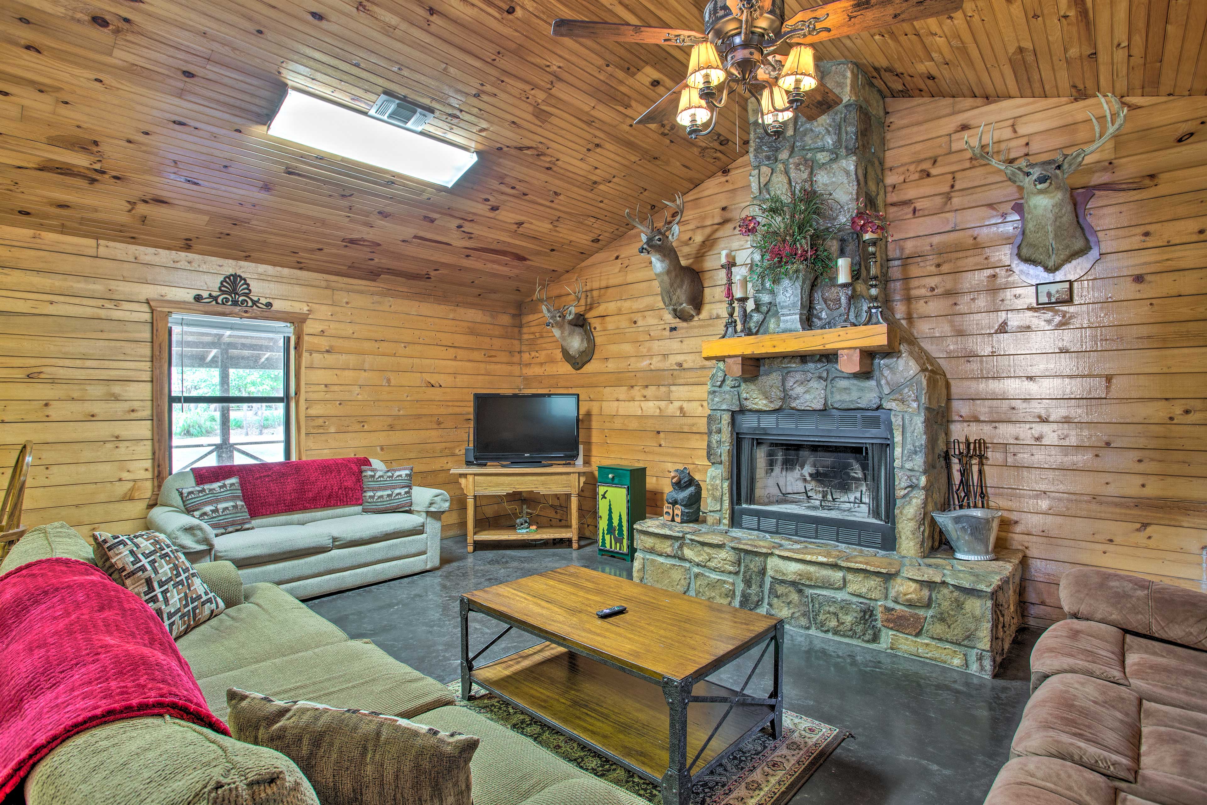 Property Image 1 - Peaceful Pet-Friendly Retreat w/ Private Hot Tub!