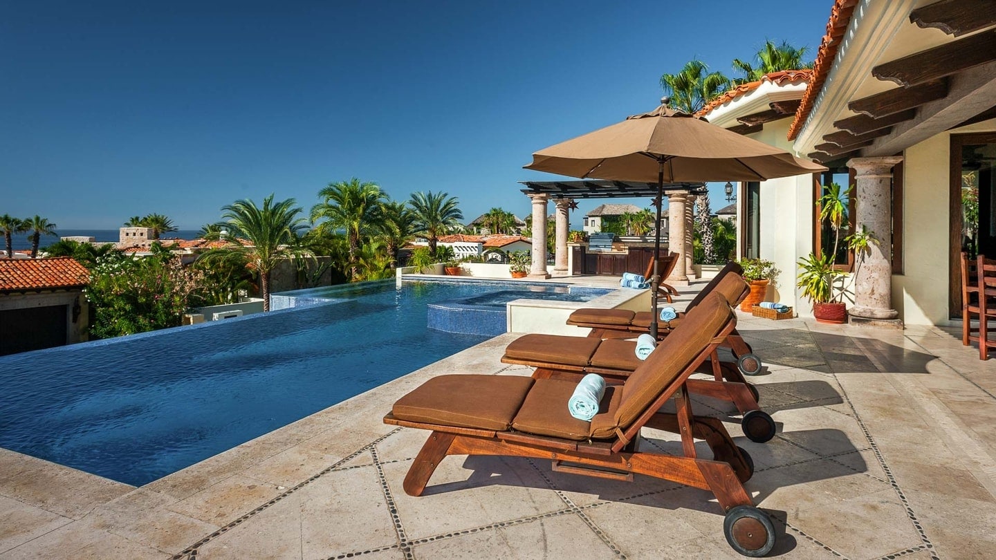 Property Image 2 - A Lush and Luxurious Villa Adorning Cabo Coastline