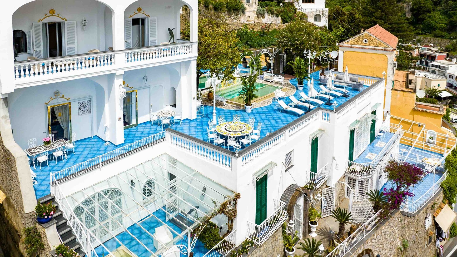 Property Image 2 - Classic Italian Dream Home Right in Positano