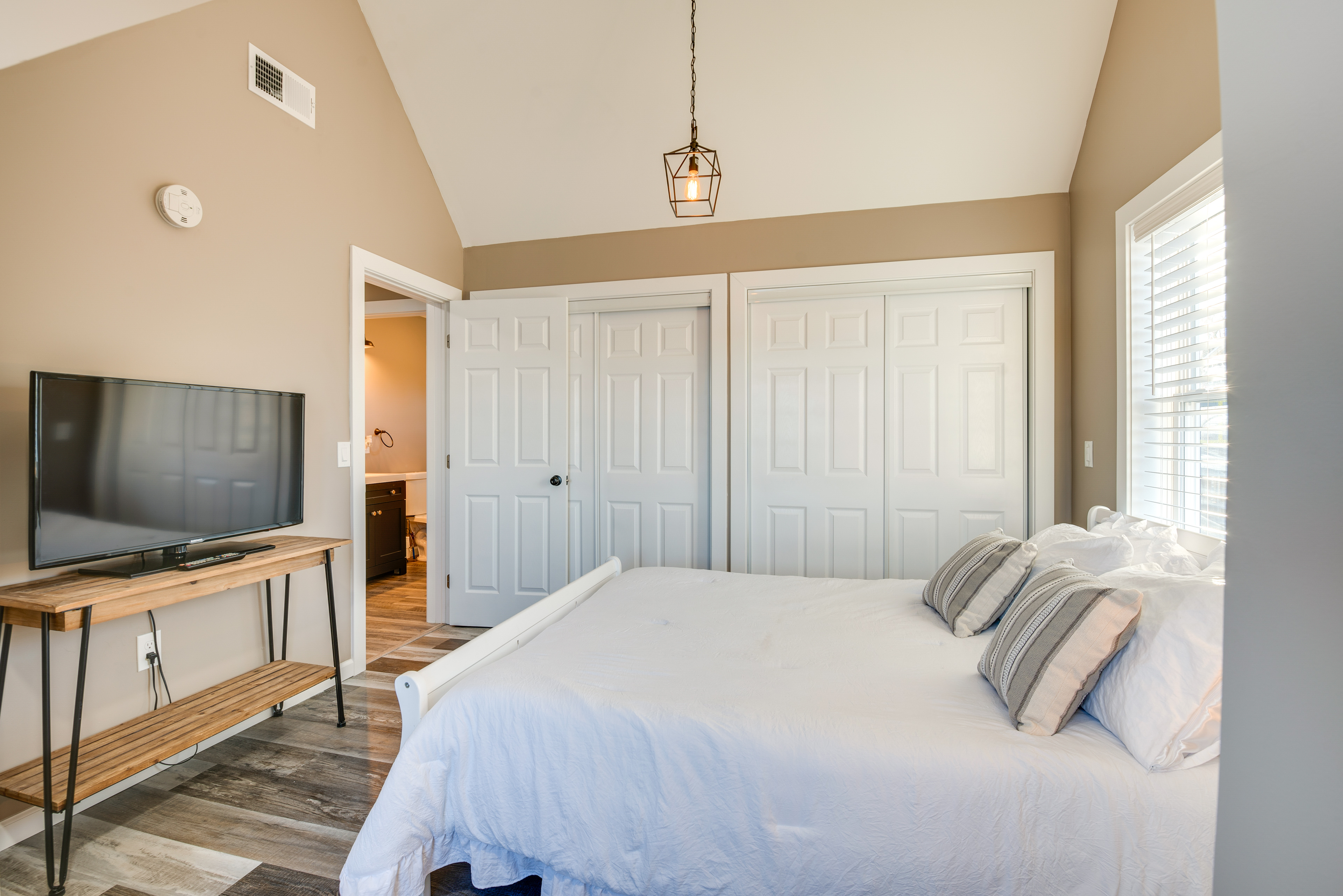 Family Home on Lake Newton w/ Deck & Fire Pit