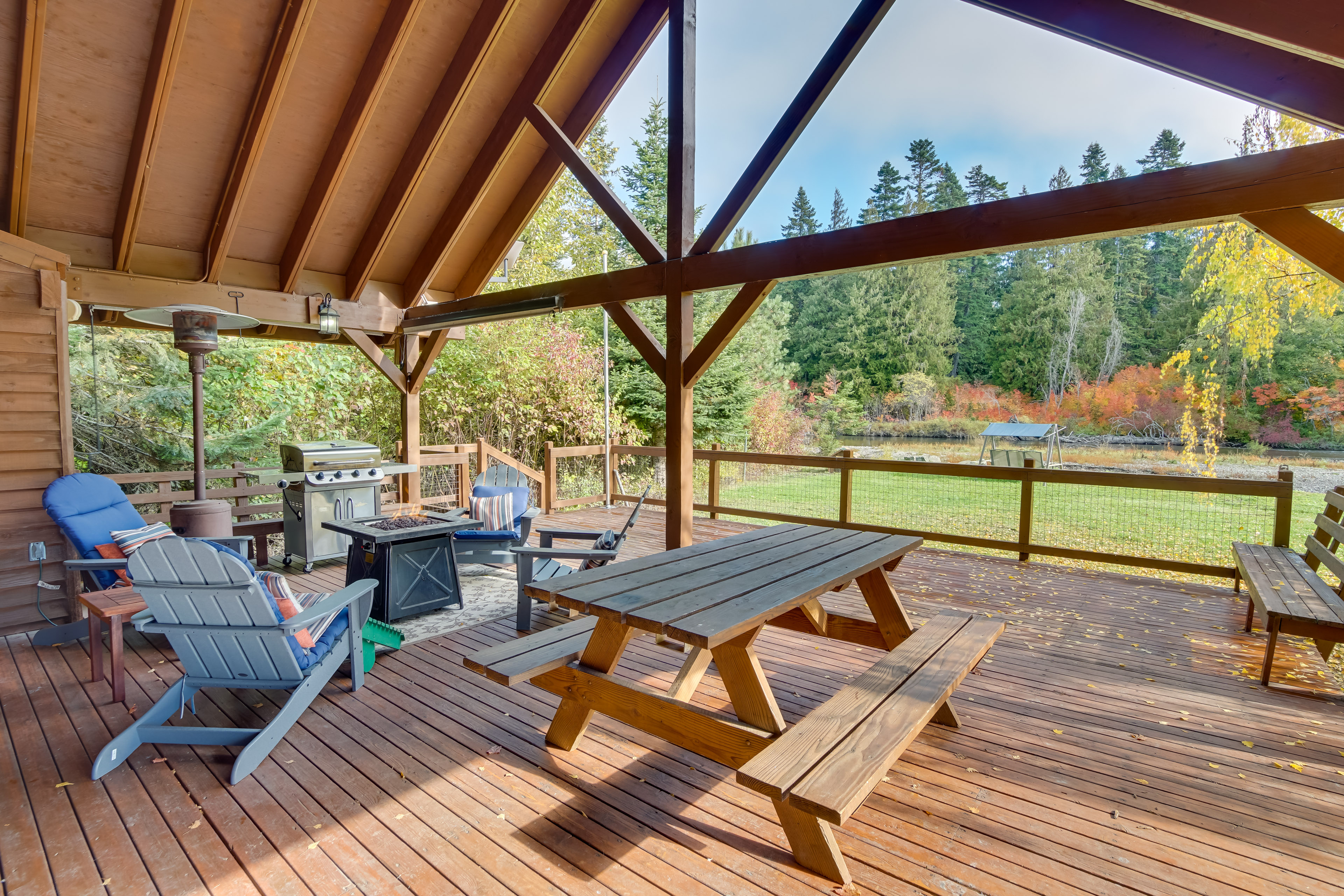 Property Image 2 - Cozy Easton Cabin on the Yakima River!