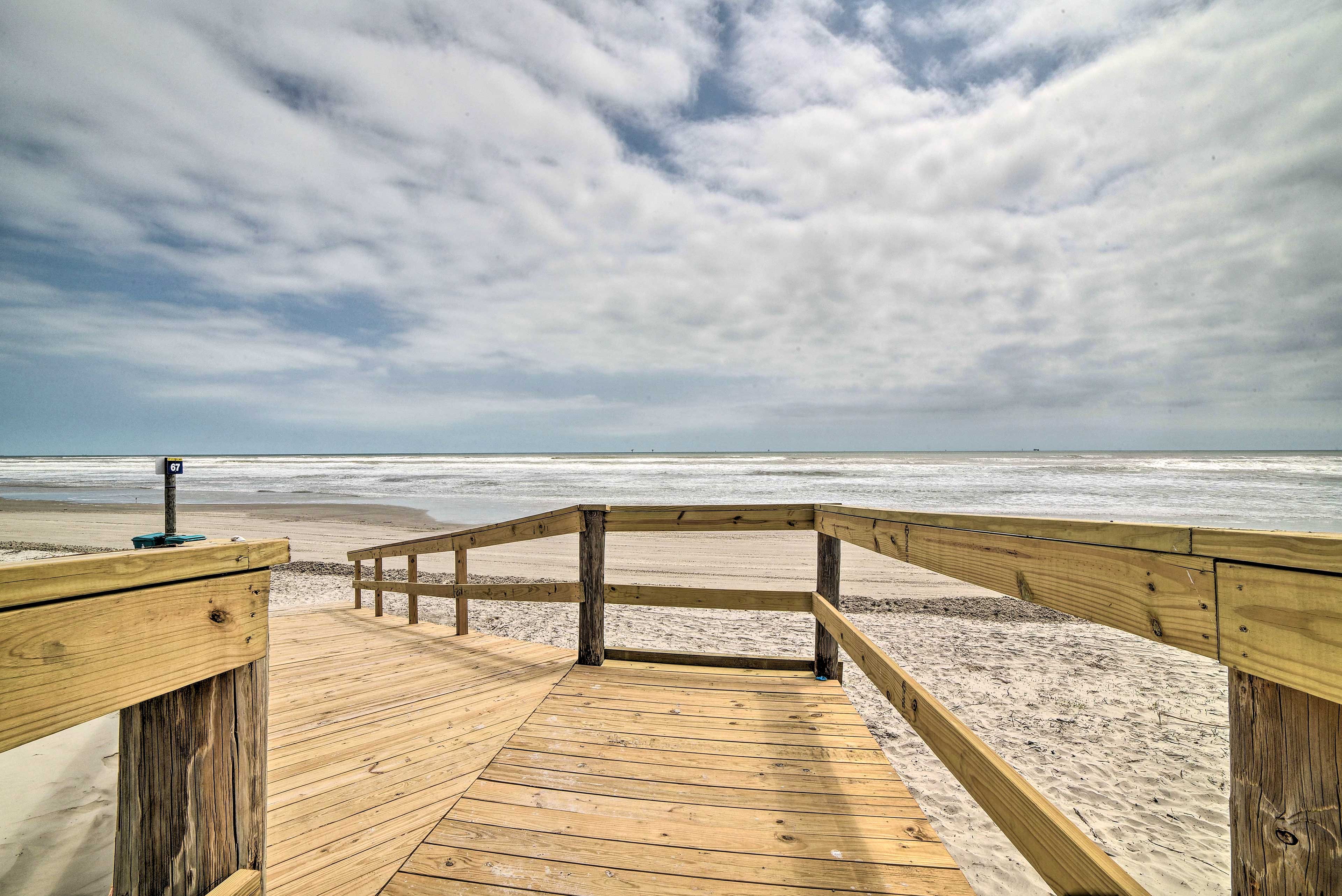 Property Image 1 - Pet-Friendly Port Aransas Condo w/ Private Balcony