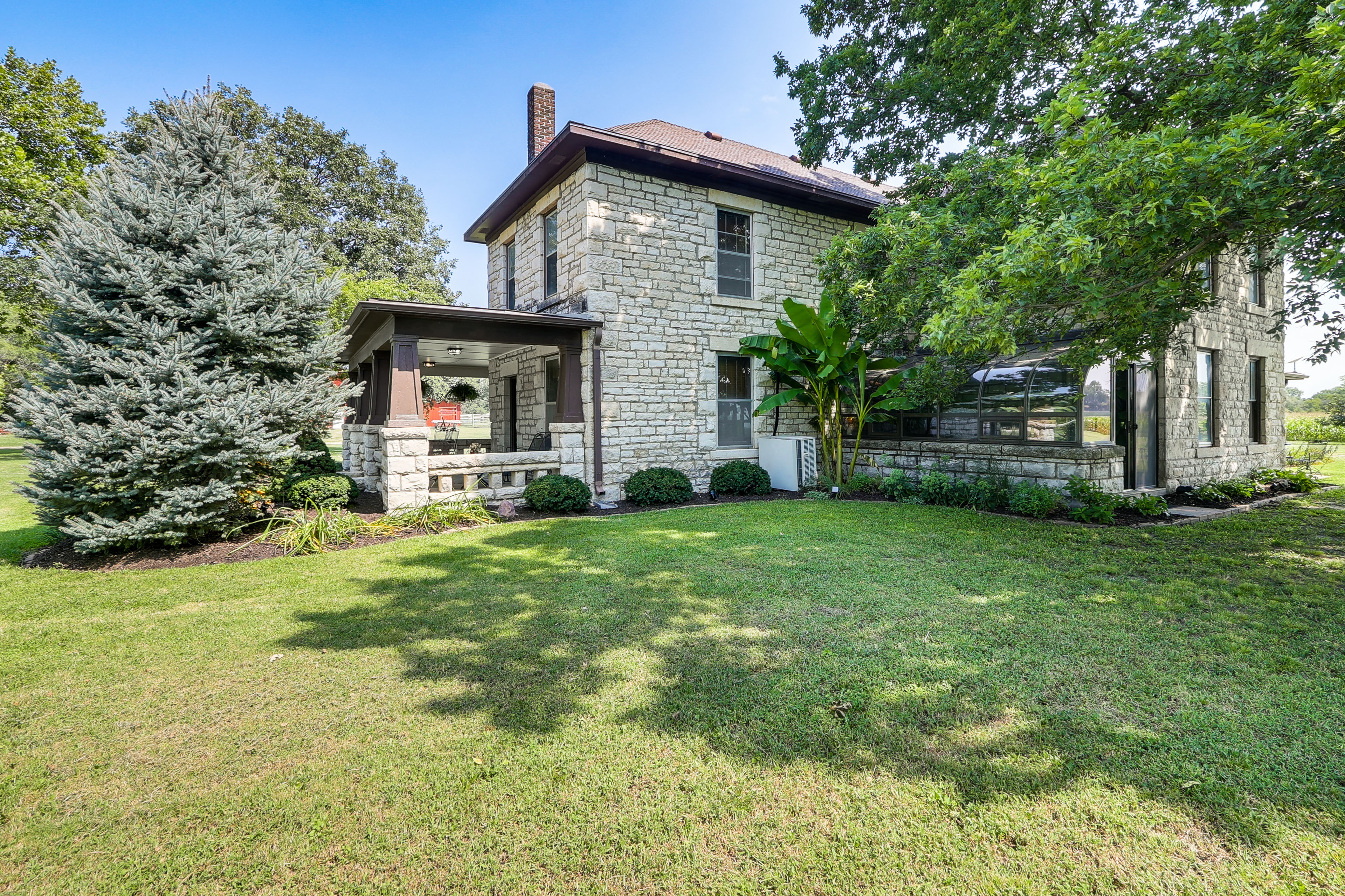 Property Image 2 - Pet-Friendly Home: Grill & Fire Pit in Manhattan