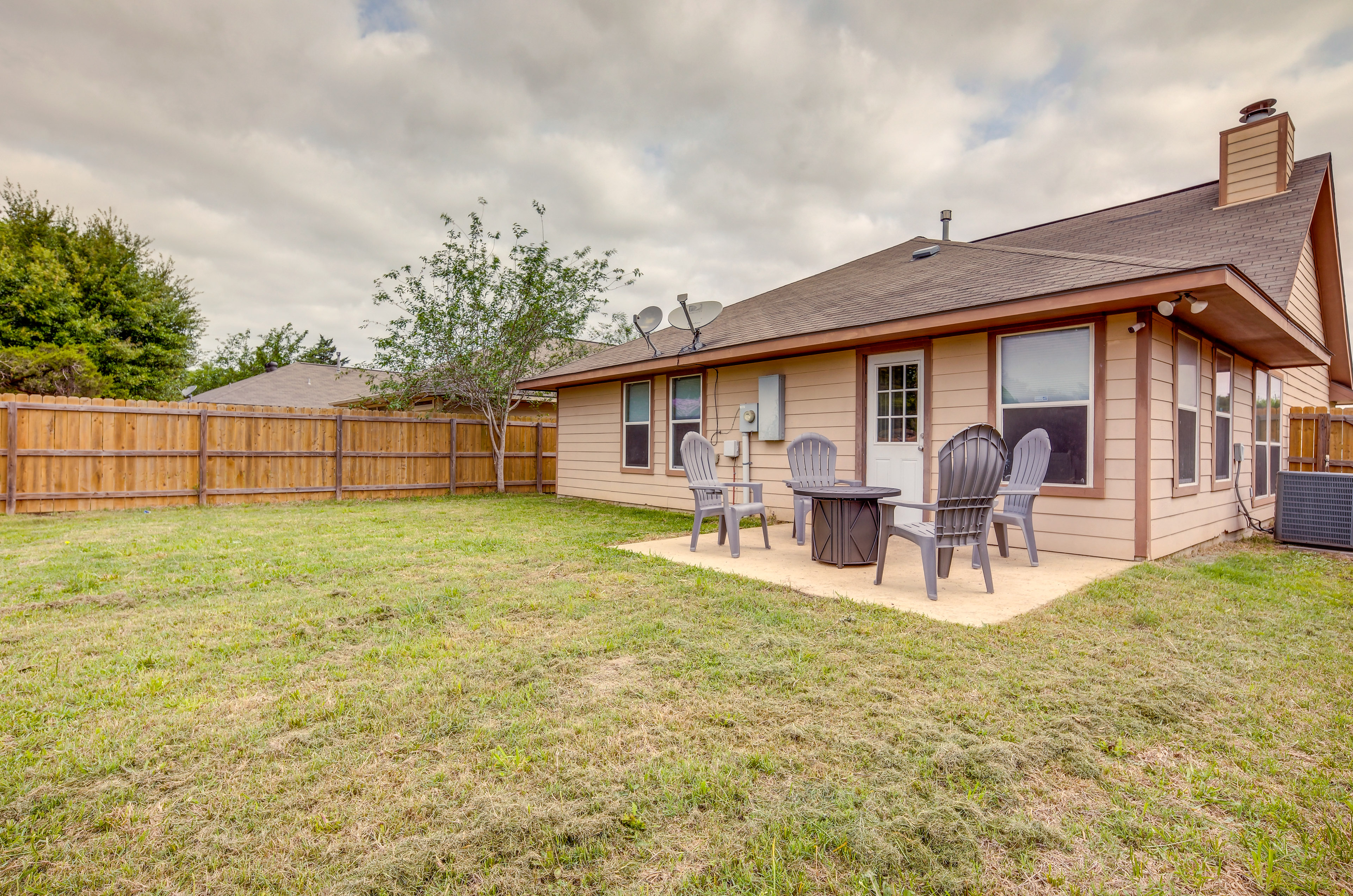 Property Image 2 - Pet-Friendly Texas Retreat w/ Fenced-In Yard!