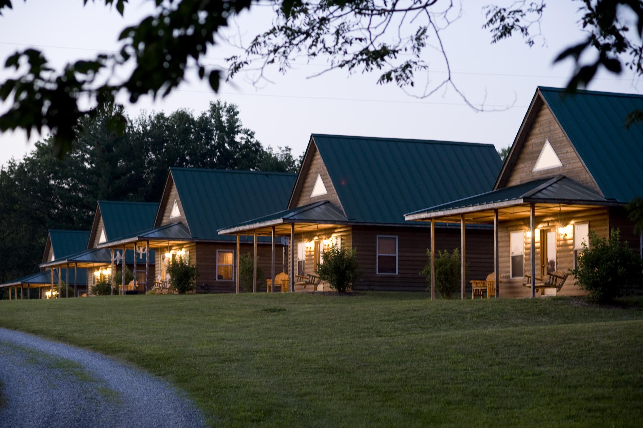 Cozy Columbia Cabin w/ Shared Lake Dock!