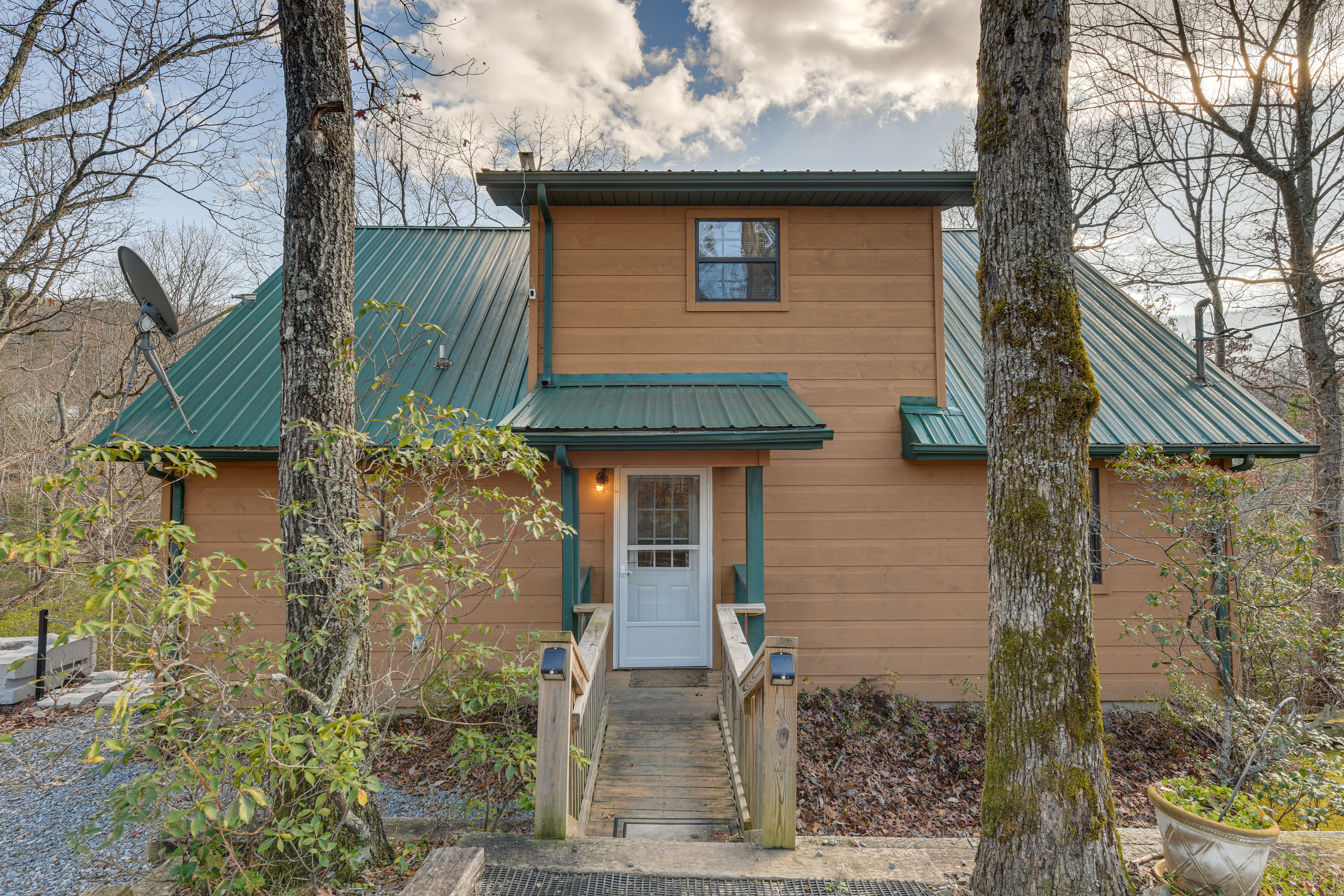 Property Image 2 - Gatlinburg Cabin w/ Deck, Grill & Mountain Views!