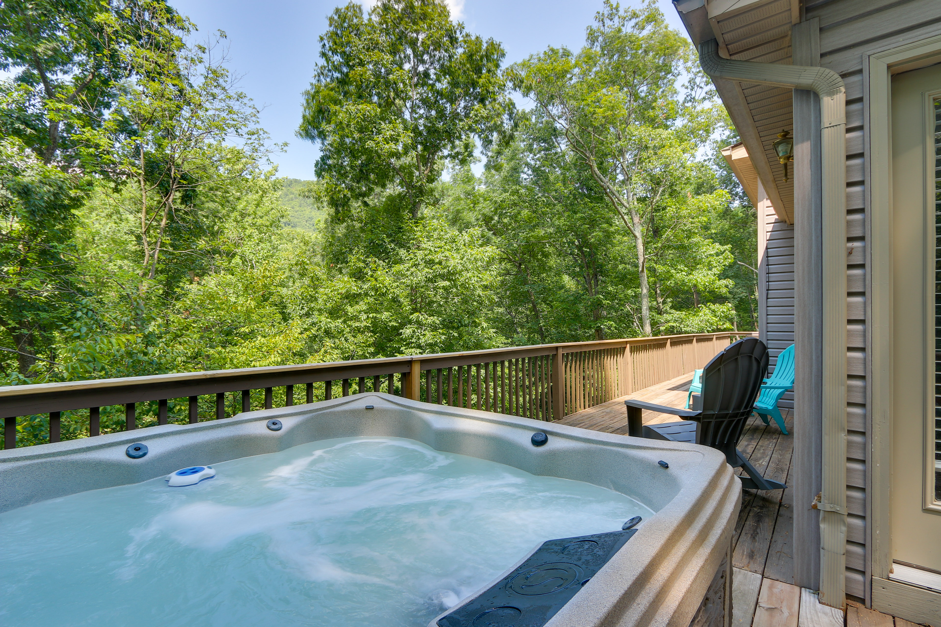 Property Image 1 - Spacious McGaheysville Home: Hot Tub & Pool Table!