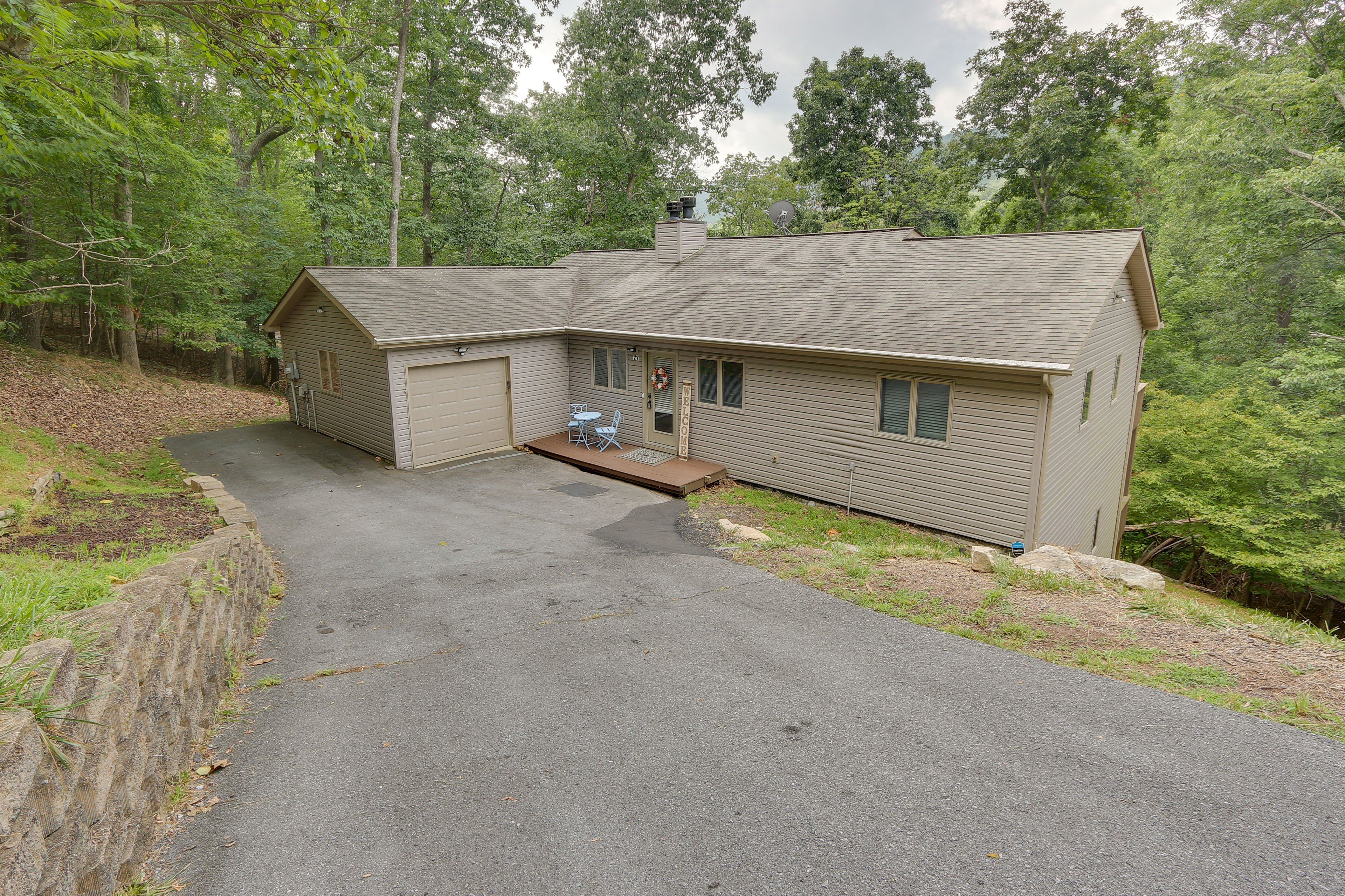 Property Image 1 - Spacious McGaheysville Home: Hot Tub & Pool Table!